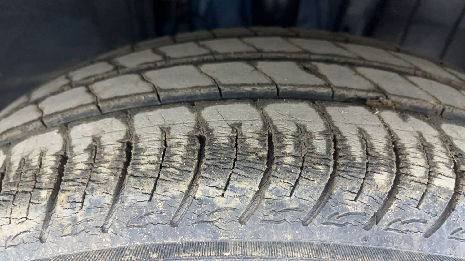 Used 2021 Renault Triber RXZ Petrol Manual tyres RIGHT FRONT TYRE TREAD VIEW