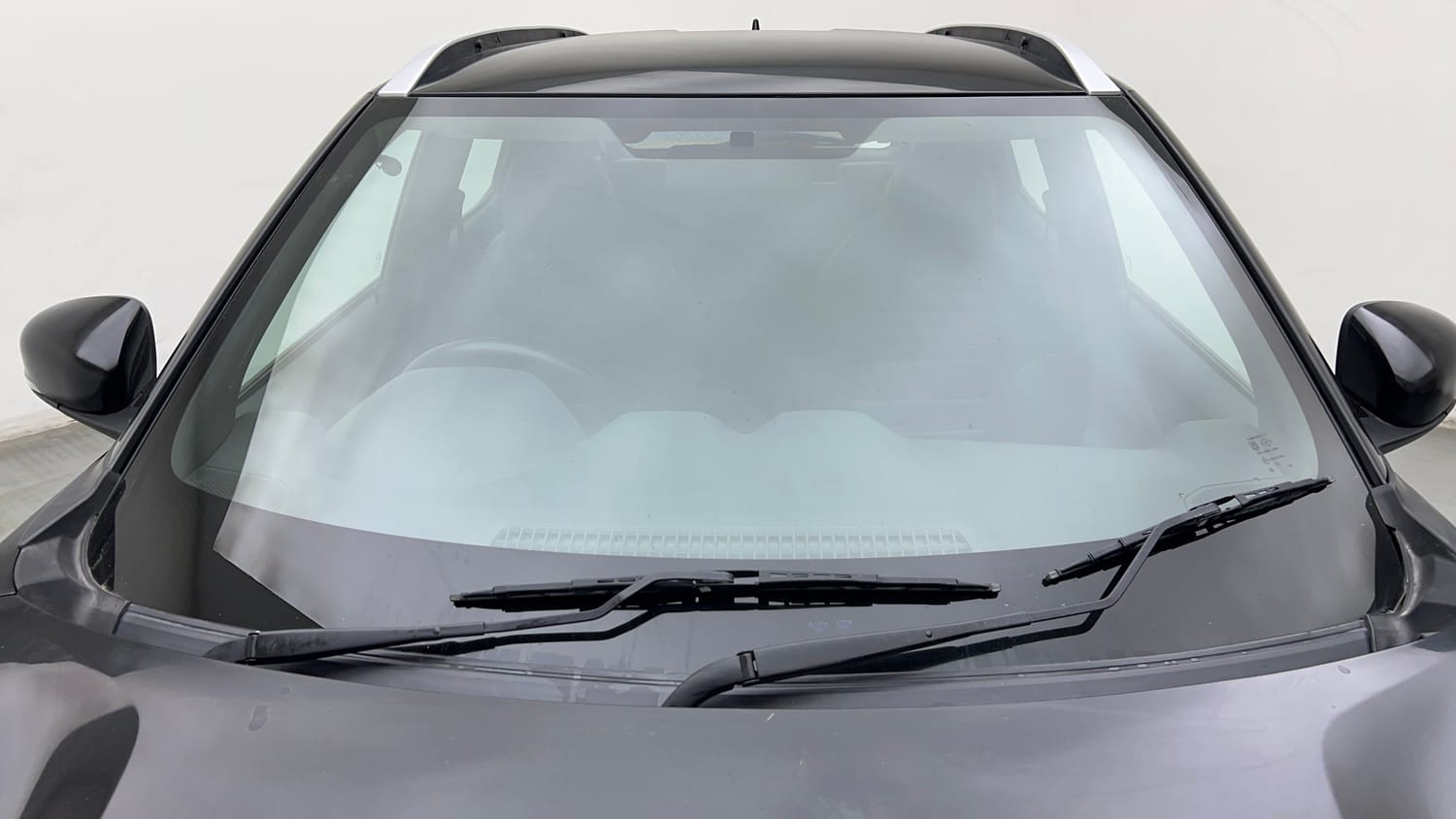 Used 2023 Nissan Magnite Geza Edition Petrol Manual exterior FRONT WINDSHIELD VIEW