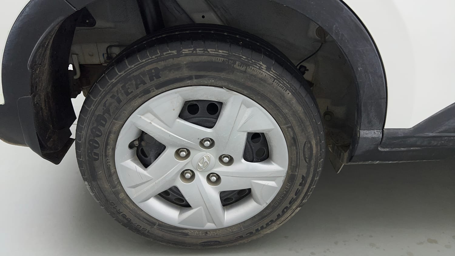 Used 2021 Hyundai Venue S 1.2 Petrol Petrol Manual tyres RIGHT REAR TYRE RIM VIEW