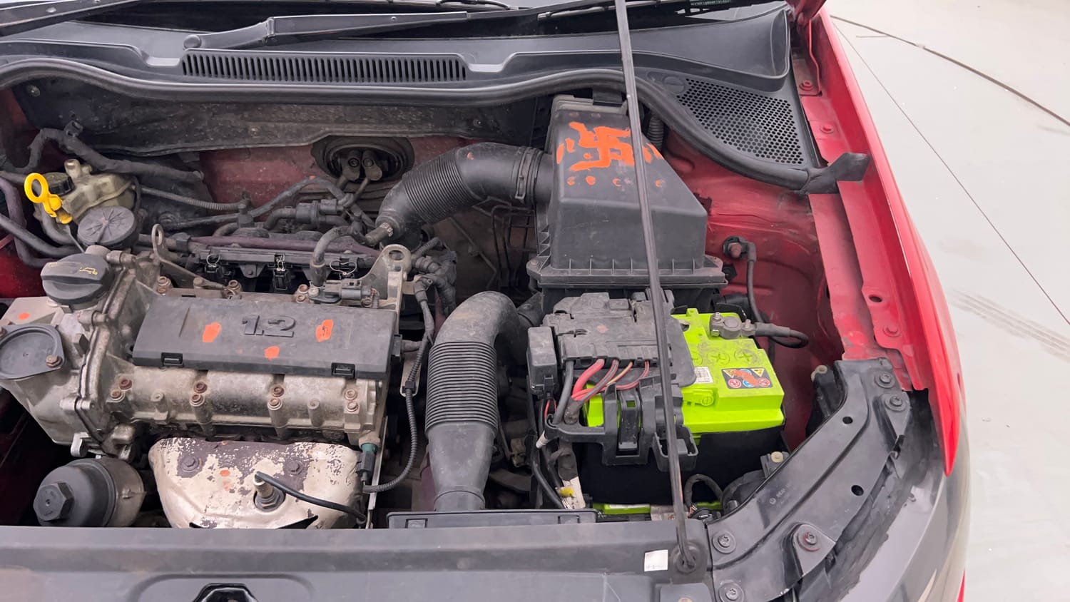 Used 2014 Volkswagen Polo Highline1.2L (P) Petrol Manual engine ENGINE LEFT SIDE VIEW