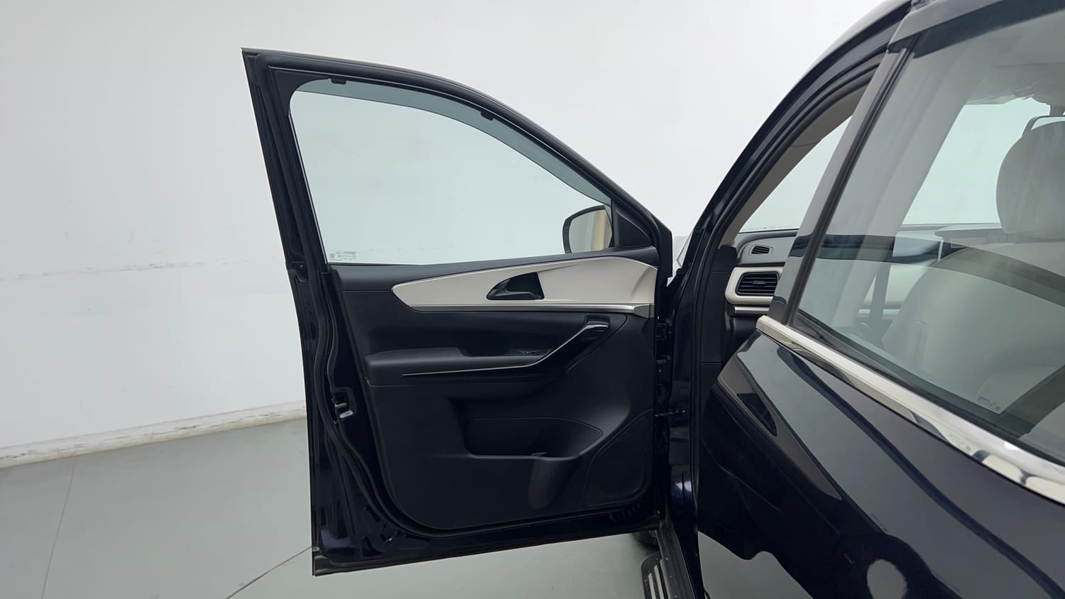 Used 2024 Mahindra XUV700 AX 5 Petrol AT 5 STR Petrol Automatic interior LEFT FRONT DOOR OPEN VIEW