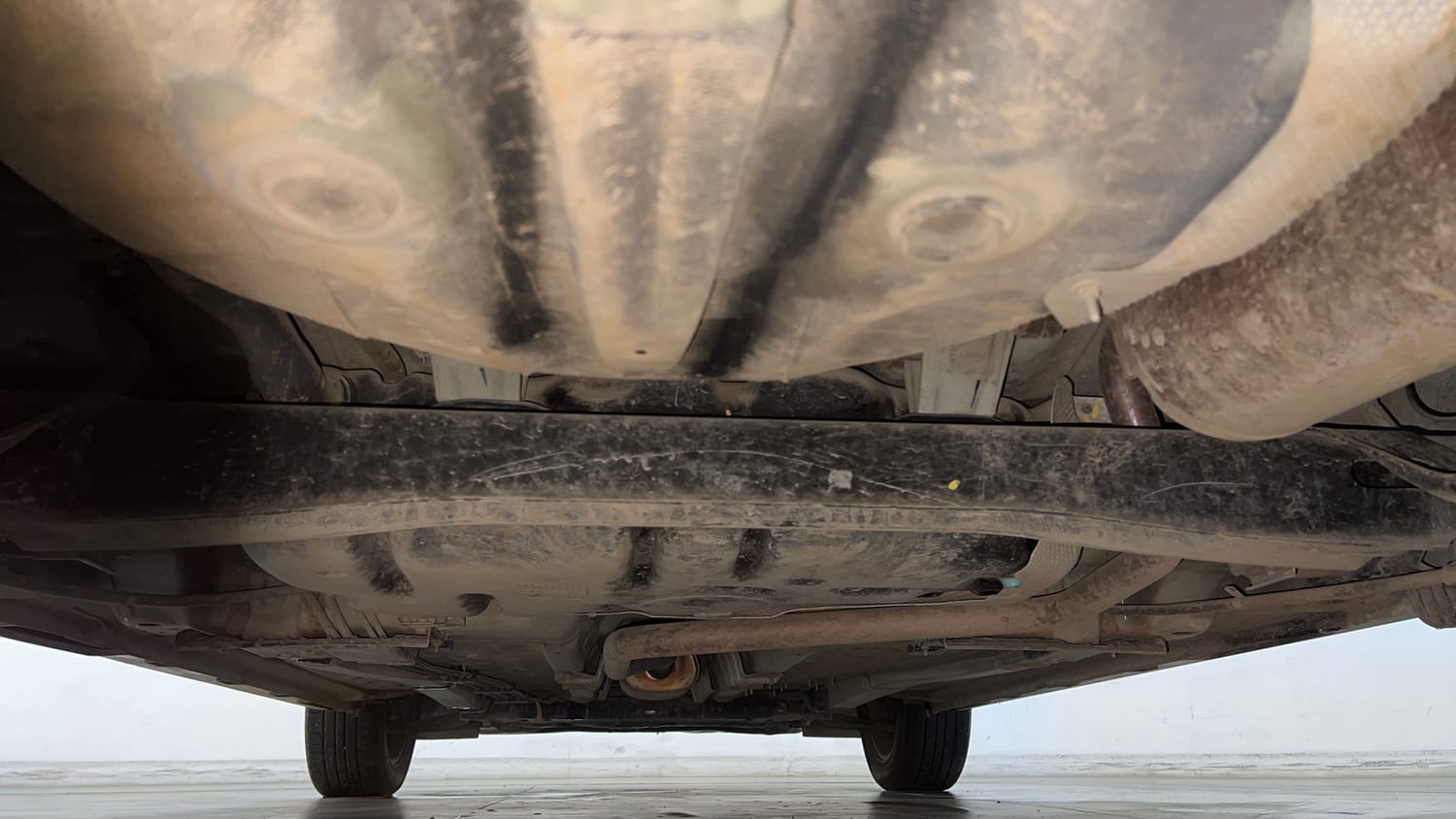 Used 2022 Hyundai i20 Asta (O) 1.2 IVT Petrol Automatic extra REAR UNDERBODY VIEW (TAKEN FROM REAR)