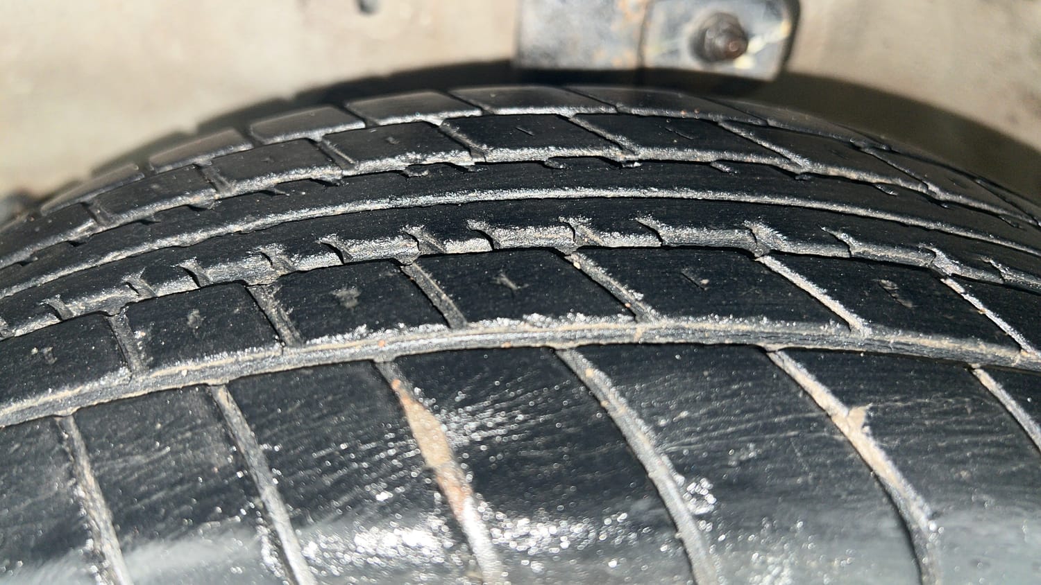 Used 2018 Maruti Suzuki Celerio LXi Petrol Manual tyres LEFT FRONT TYRE TREAD VIEW