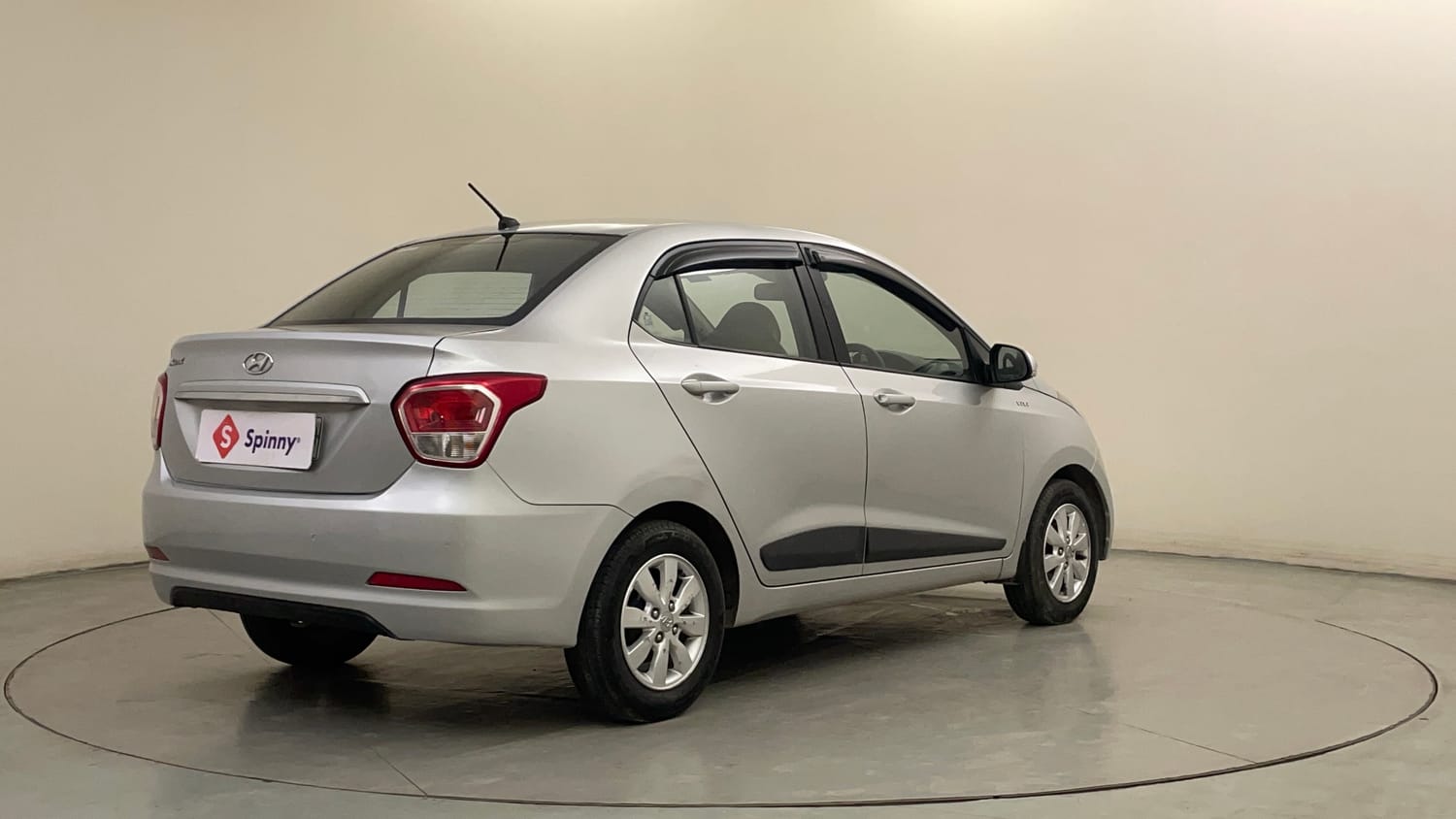 Used 2014 Hyundai Xcent S 1.2 (O) Petrol Manual exterior RIGHT REAR CORNER VIEW