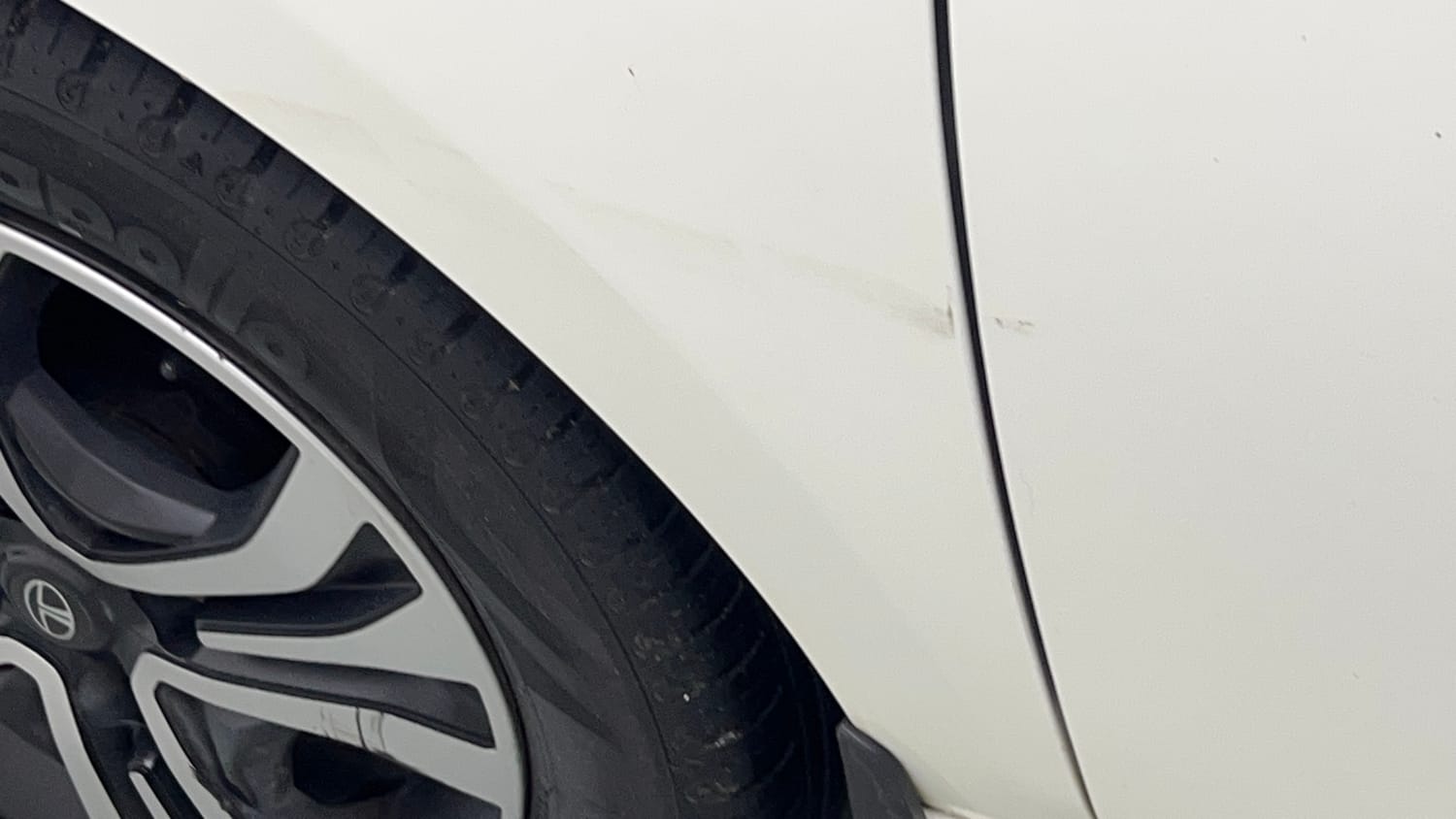 Used 2024 Tata Tiago XTA iCNG Cng Automatic dents MINOR SCRATCH