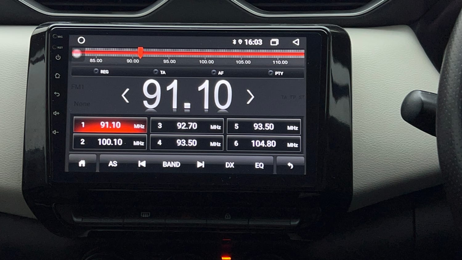 Used 2023 Nissan Magnite Geza Edition Petrol Manual top_features Integrated (in-dash) music system