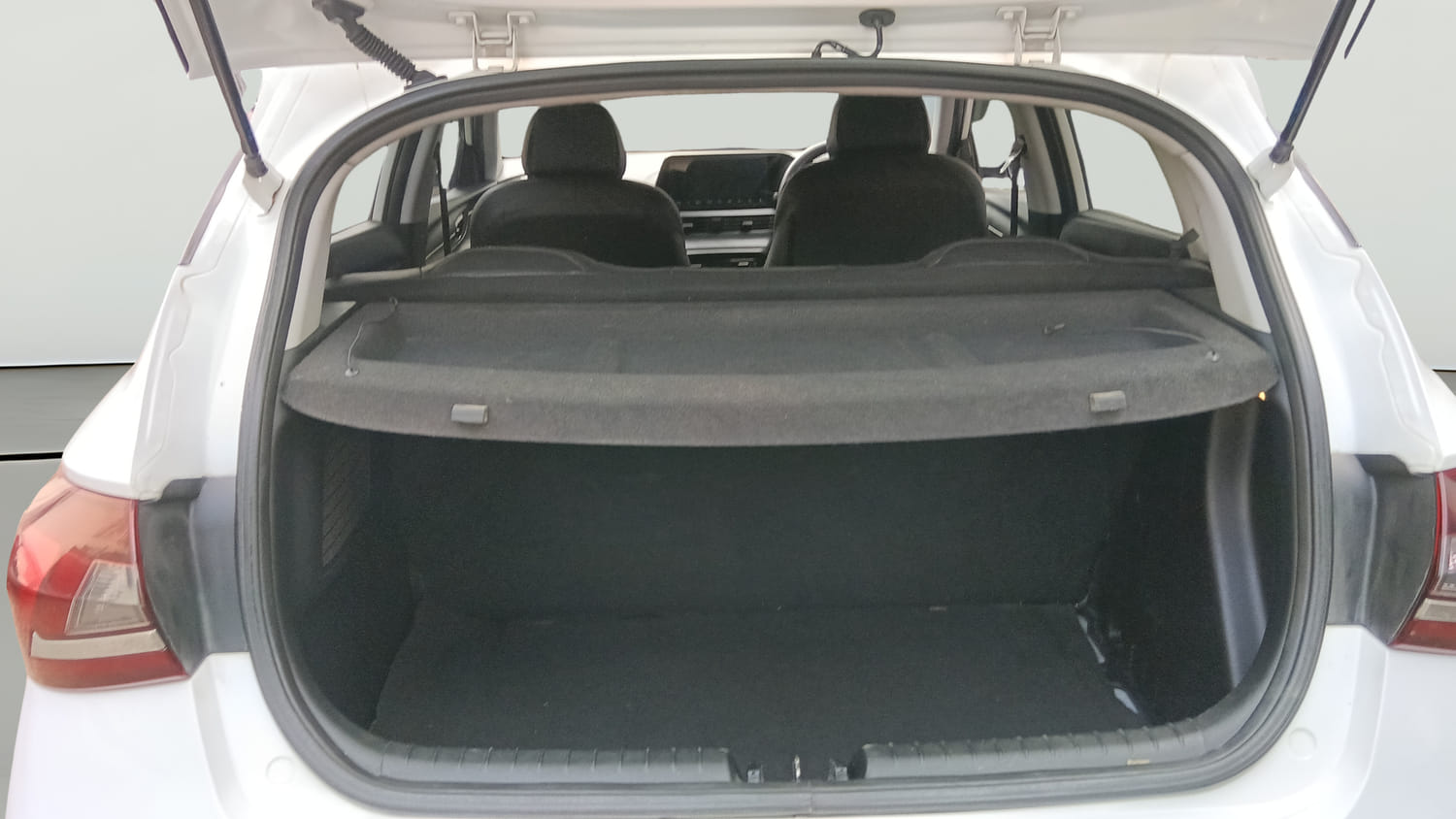 Used 2021 Hyundai i20 Asta 1.2 IVT Petrol Automatic interior DICKY INSIDE VIEW