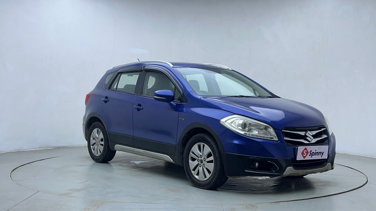 Used 2015 Maruti Suzuki S-Cross Alpha 1.3 Diesel Manual exterior RIGHT FRONT CORNER VIEW