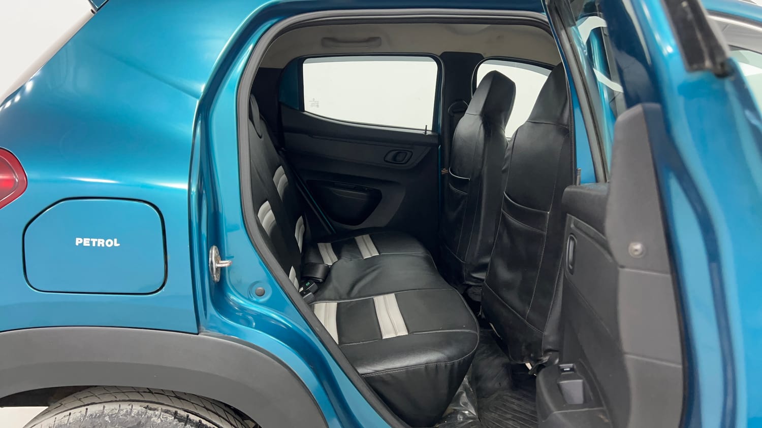 Used 2022 Renault Kwid RXT 1.0 (O) Petrol Manual interior RIGHT SIDE REAR DOOR CABIN VIEW
