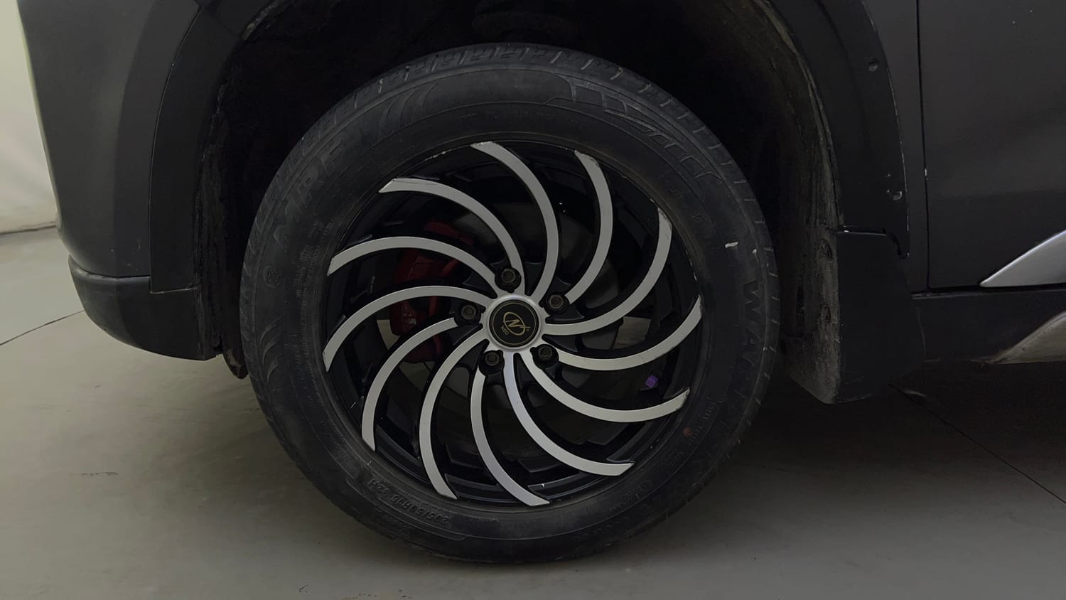 Used 2021 maruti-suzuki Vitara Brezza VXi Petrol Manual tyres LEFT FRONT TYRE RIM VIEW