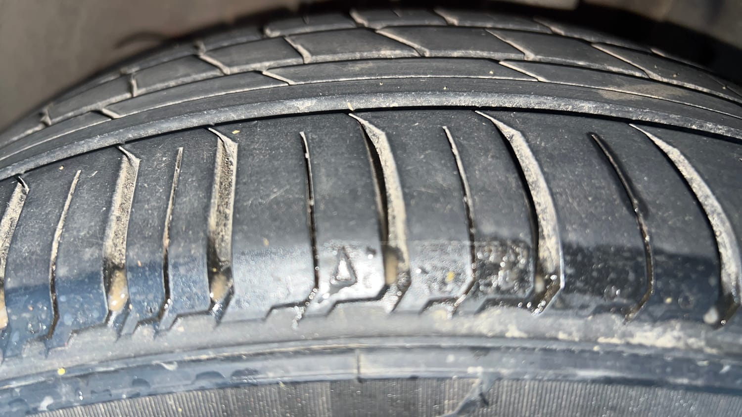 Used 2020 Tata Tiago XZ Plus Dual Tone Petrol Manual tyres LEFT FRONT TYRE TREAD VIEW