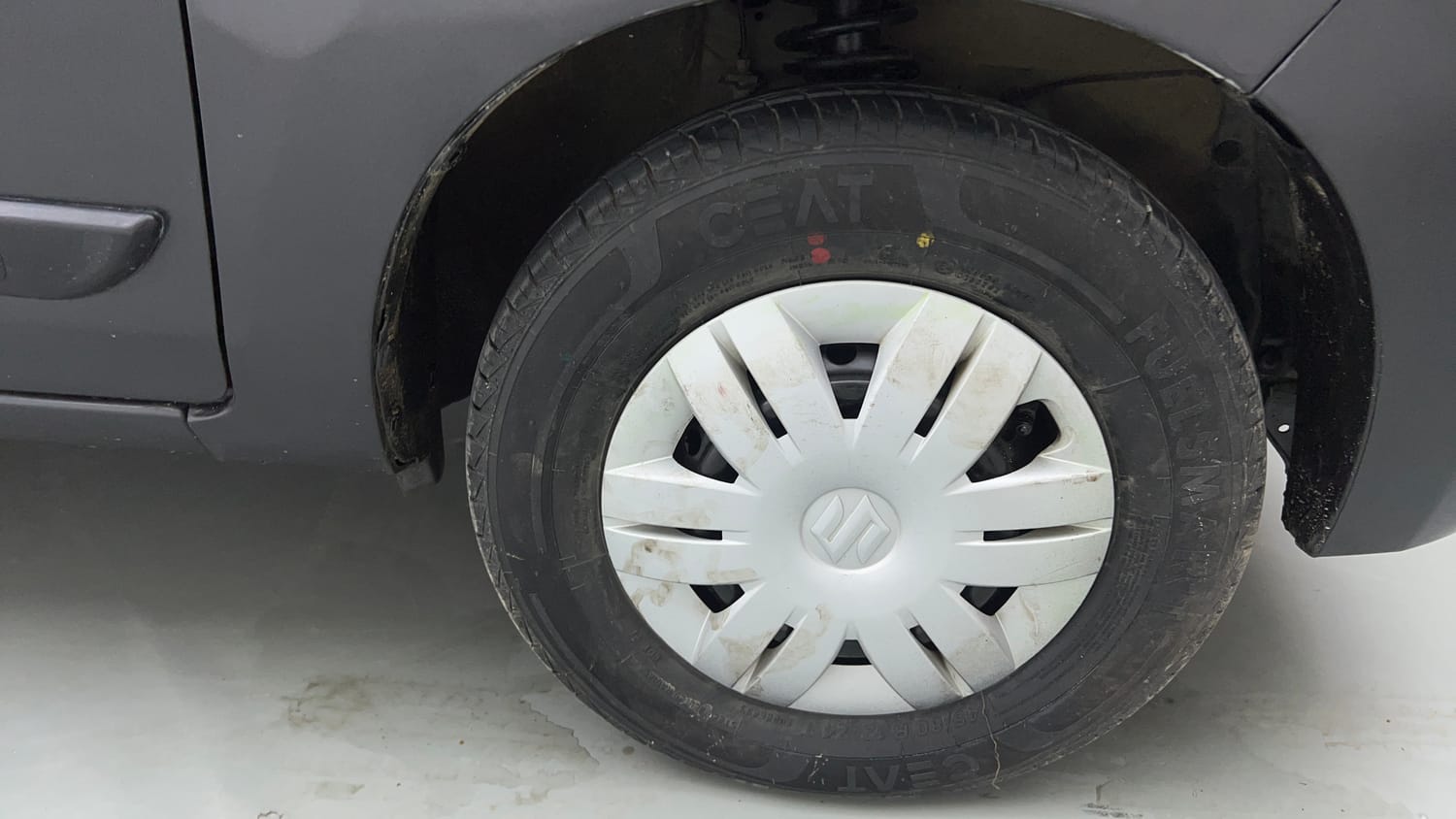 Used 2019 Maruti Suzuki Alto 800 LXi Petrol Manual tyres RIGHT FRONT TYRE RIM VIEW