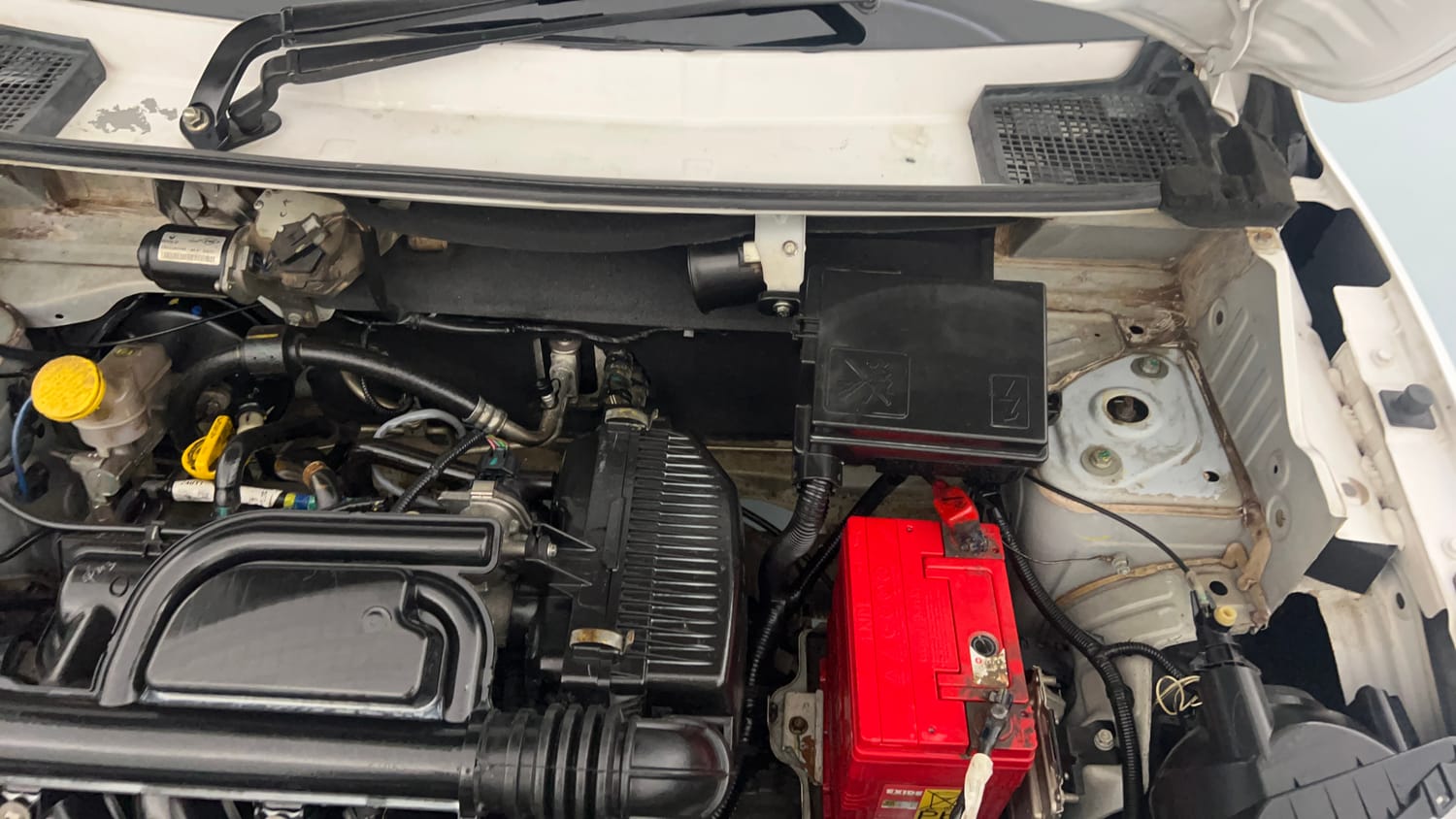 Used 2017 Renault Kwid 1.0 RXL Petrol Manual engine ENGINE LEFT SIDE VIEW