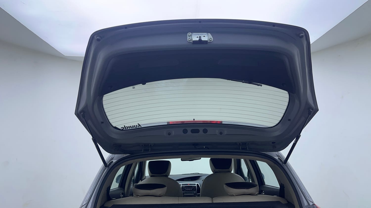 Used 2014 Hyundai i20 Asta 1.2 Petrol Manual interior DICKY DOOR OPEN VIEW