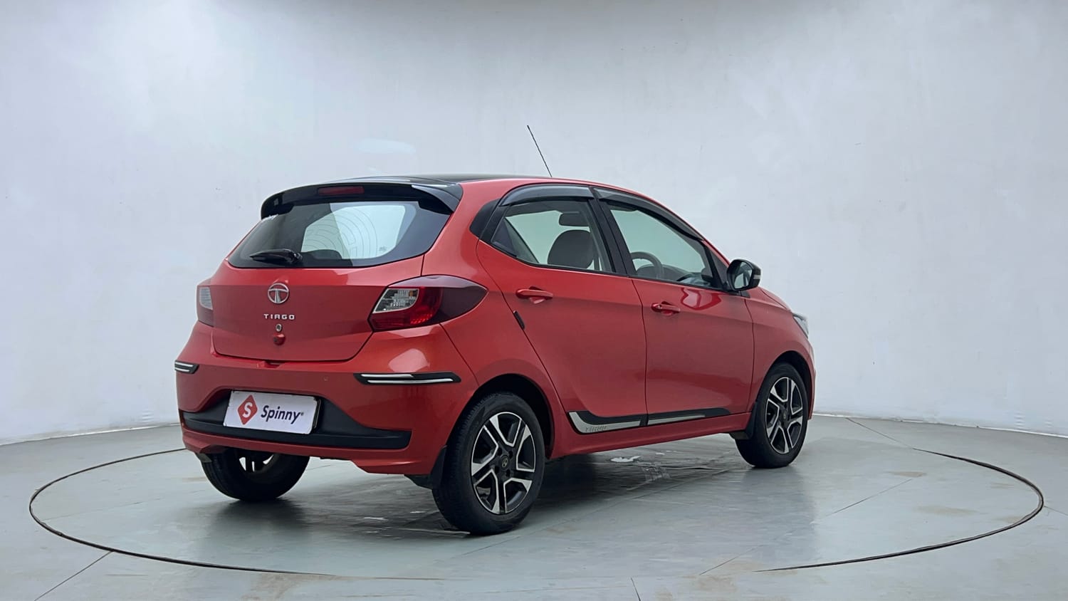 Used 2020 Tata Tiago XZ Plus Dual Tone Petrol Manual exterior RIGHT REAR CORNER VIEW