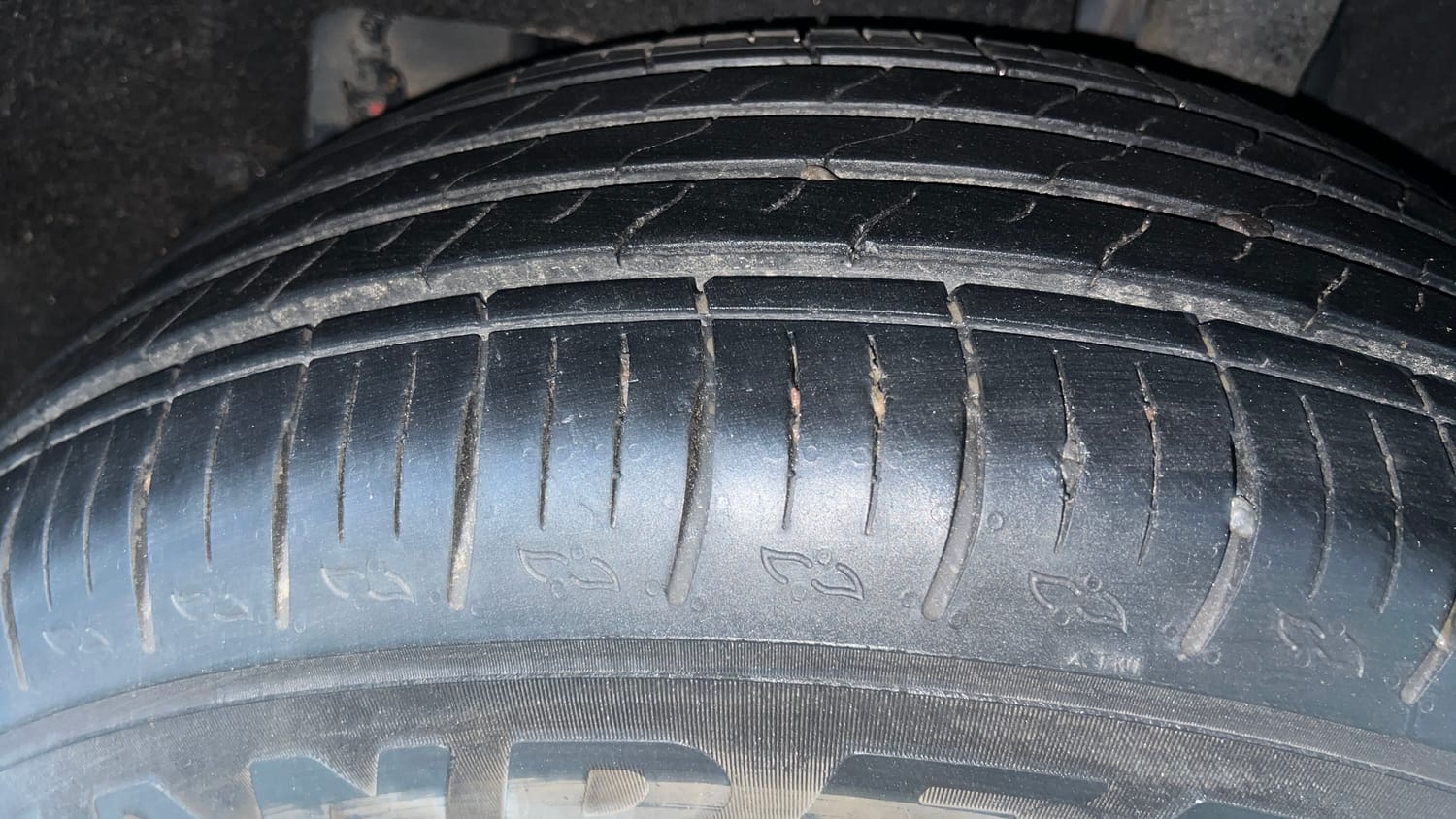 Used 2024 Mahindra XUV700 AX 5 Petrol AT 5 STR Petrol Automatic tyres LEFT REAR TYRE TREAD VIEW