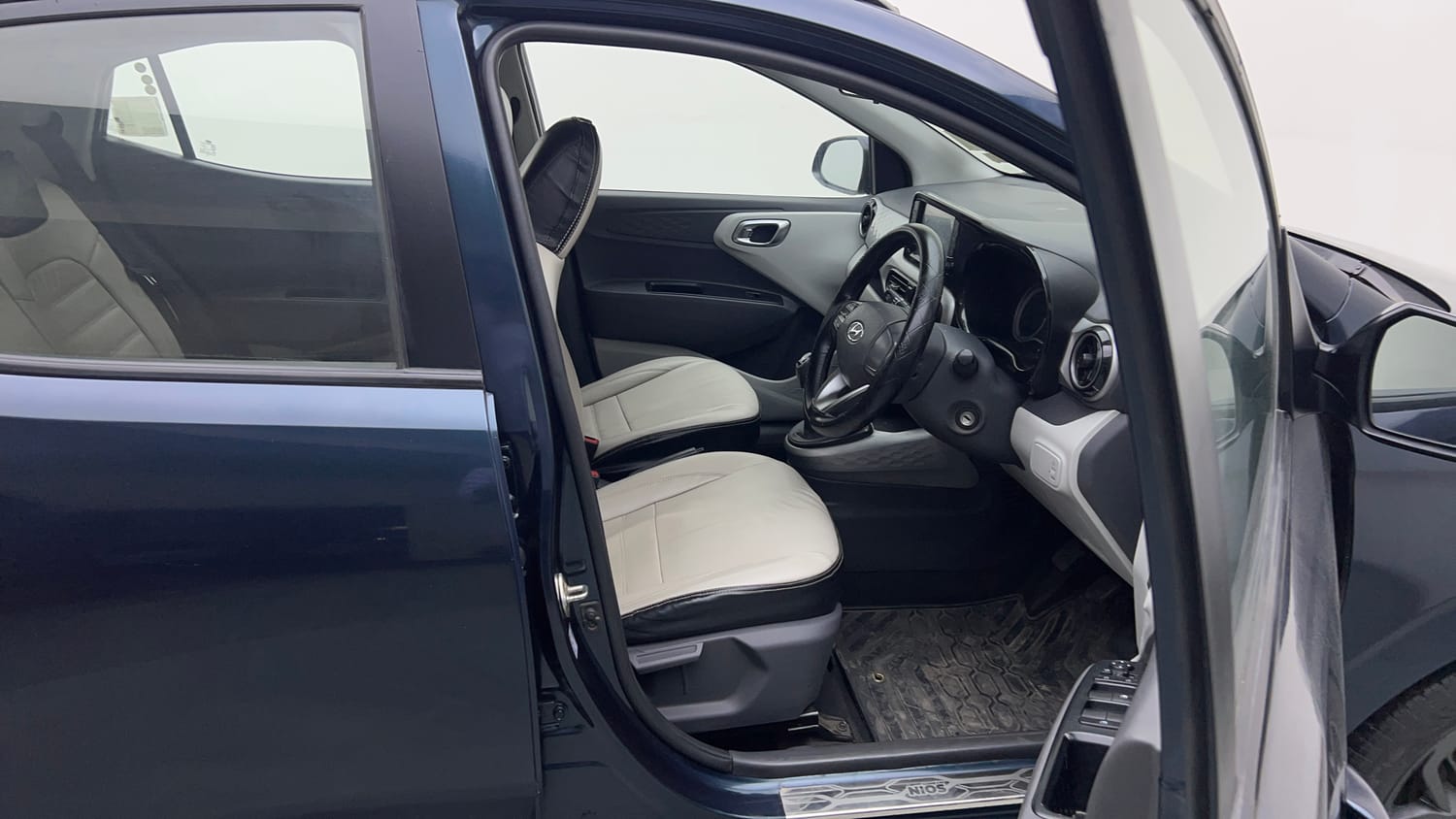 Used 2021 Hyundai Grand i10 Nios Sportz 1.2 Kappa VTVT Petrol Manual interior RIGHT SIDE FRONT DOOR CABIN VIEW