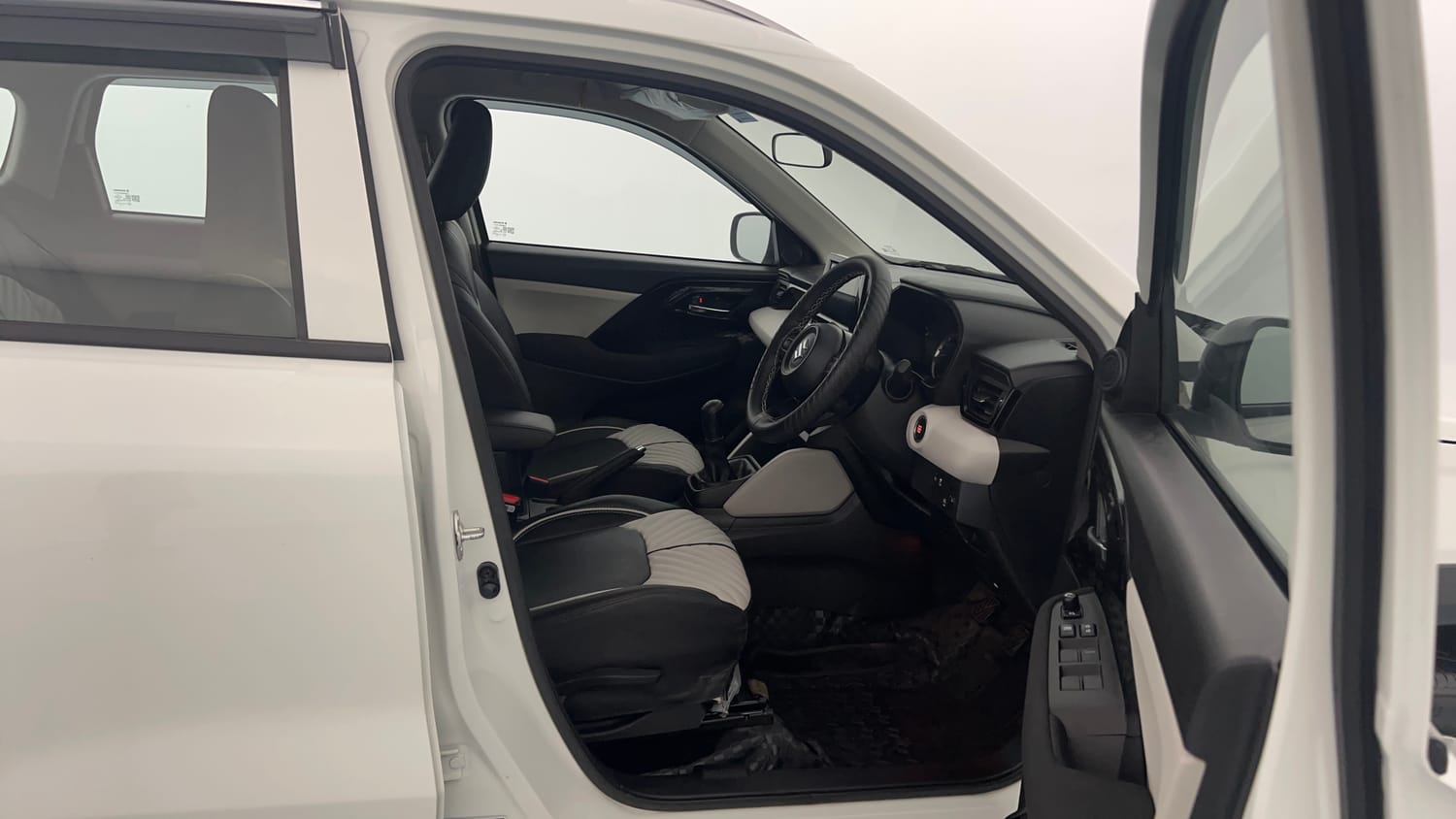 Used 2026 Maruti Suzuki Victoris VXI MT 2W Petrol Manual interior RIGHT SIDE FRONT DOOR CABIN VIEW