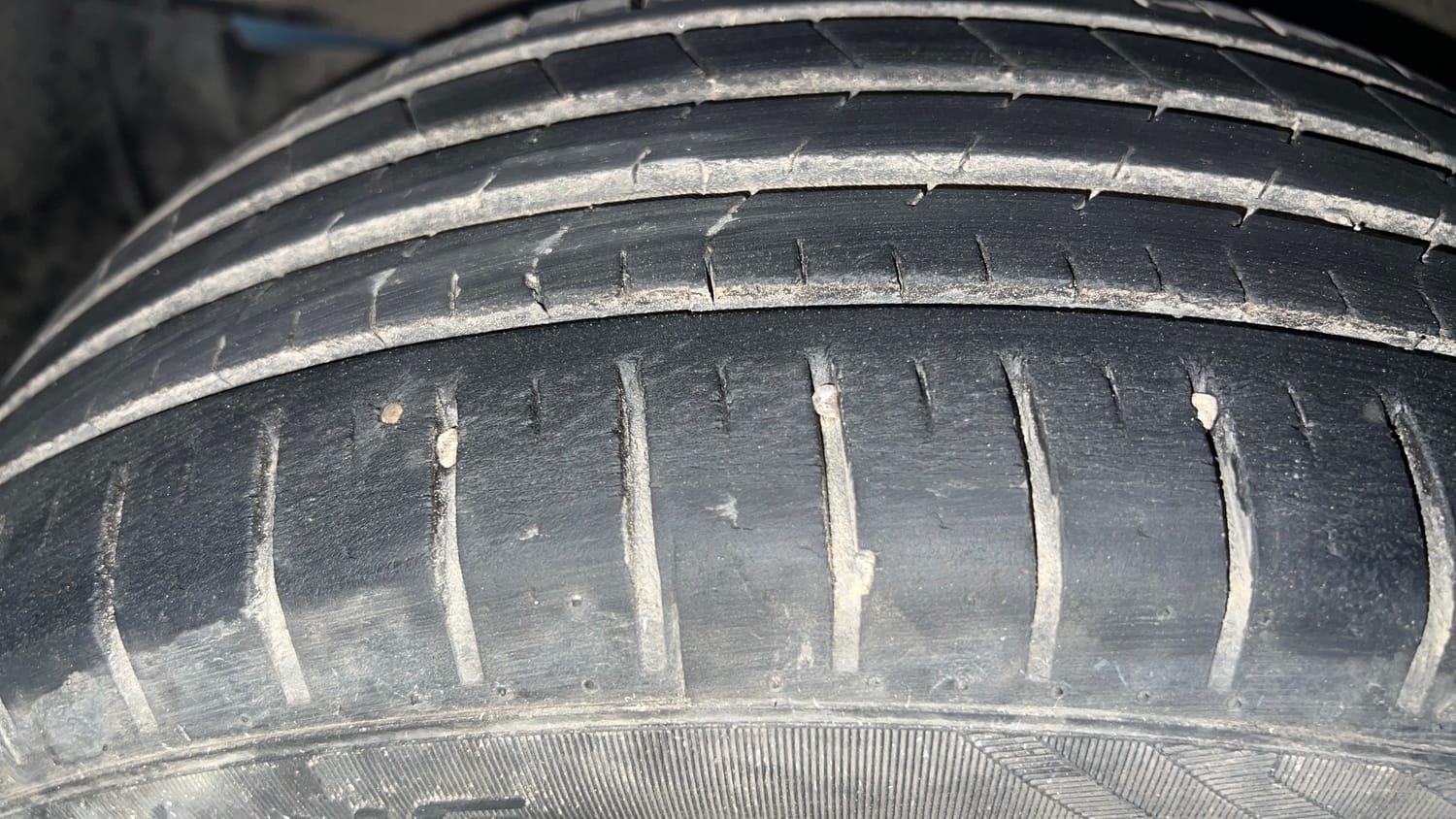 Used 2021 Maruti Suzuki Baleno Zeta Petrol Manual tyres LEFT FRONT TYRE TREAD VIEW