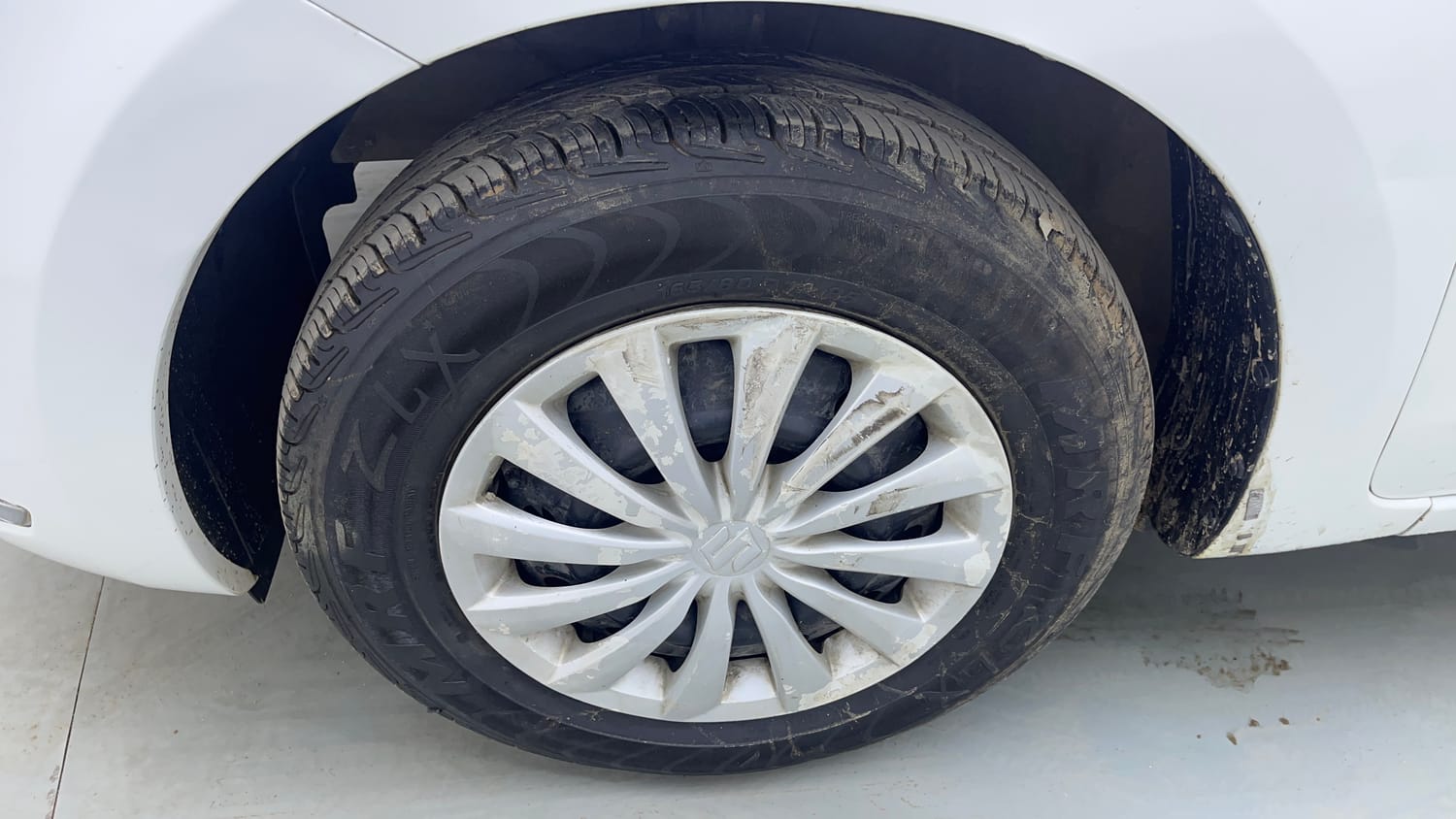 Used 2017 Maruti Suzuki Dzire VXi AMT Petrol Automatic tyres LEFT FRONT TYRE RIM VIEW