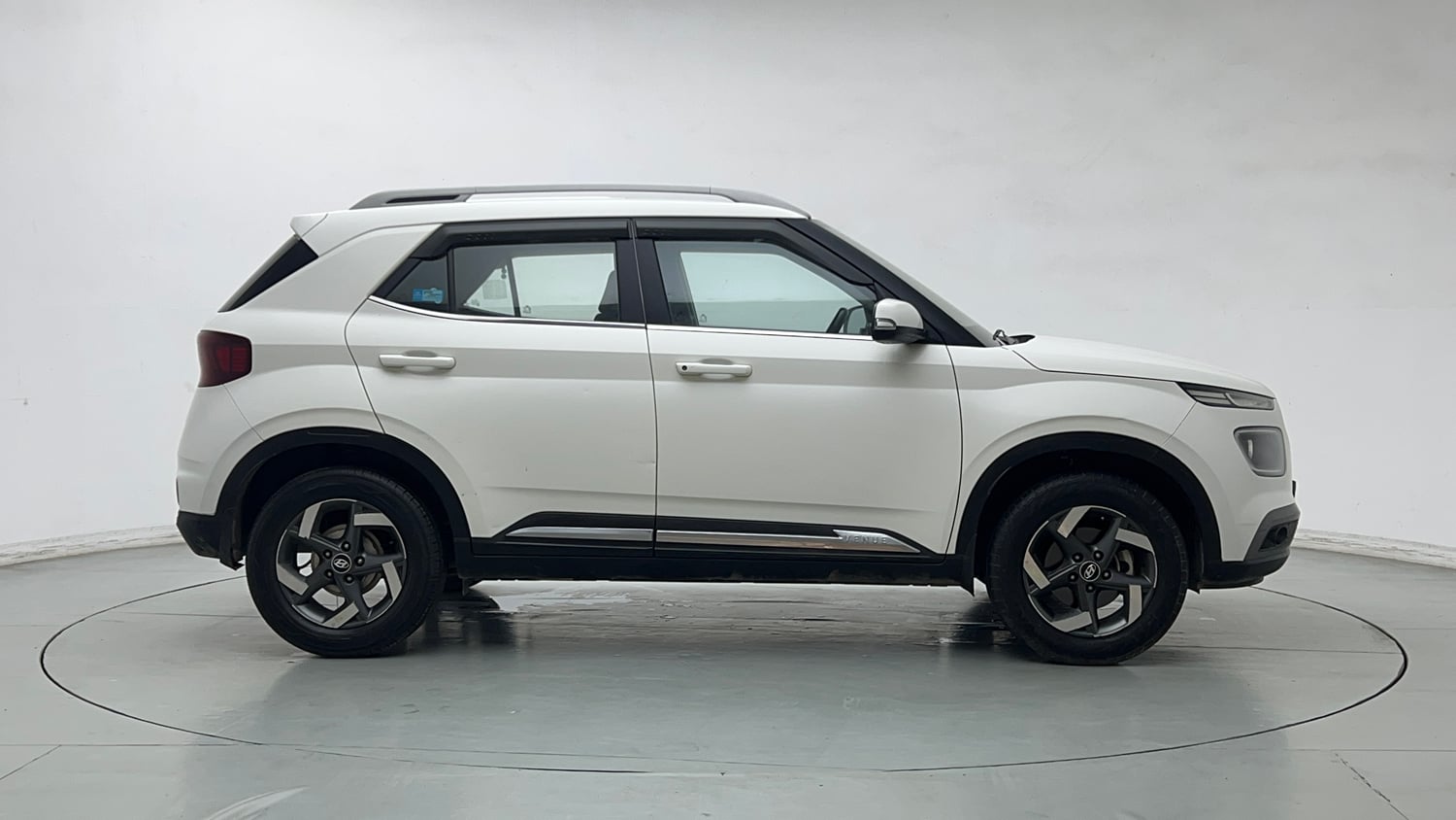 Used 2021 Hyundai Venue SX 1.0 Turbo Petrol Manual exterior RIGHT SIDE VIEW