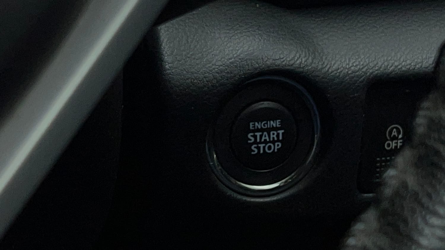 Used 2021 Maruti Suzuki S-Cross Zeta AT Petrol Automatic top_features Keyless start