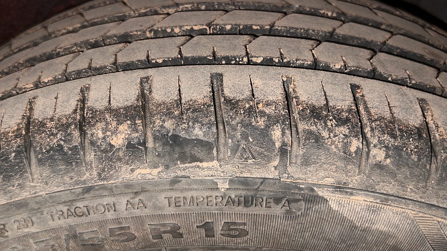 Used 2019 Ford Figo Aspire Titanium1.5 TDCi Diesel Manual tyres LEFT REAR TYRE TREAD VIEW