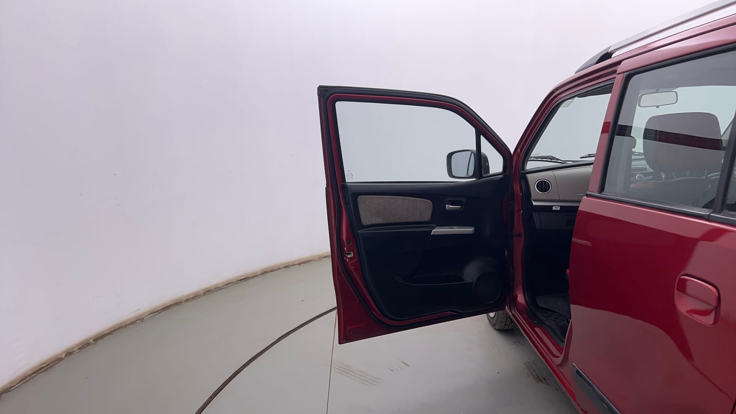 Used 2014 Maruti Suzuki Wagon R VXI Petrol Manual interior LEFT FRONT DOOR OPEN VIEW