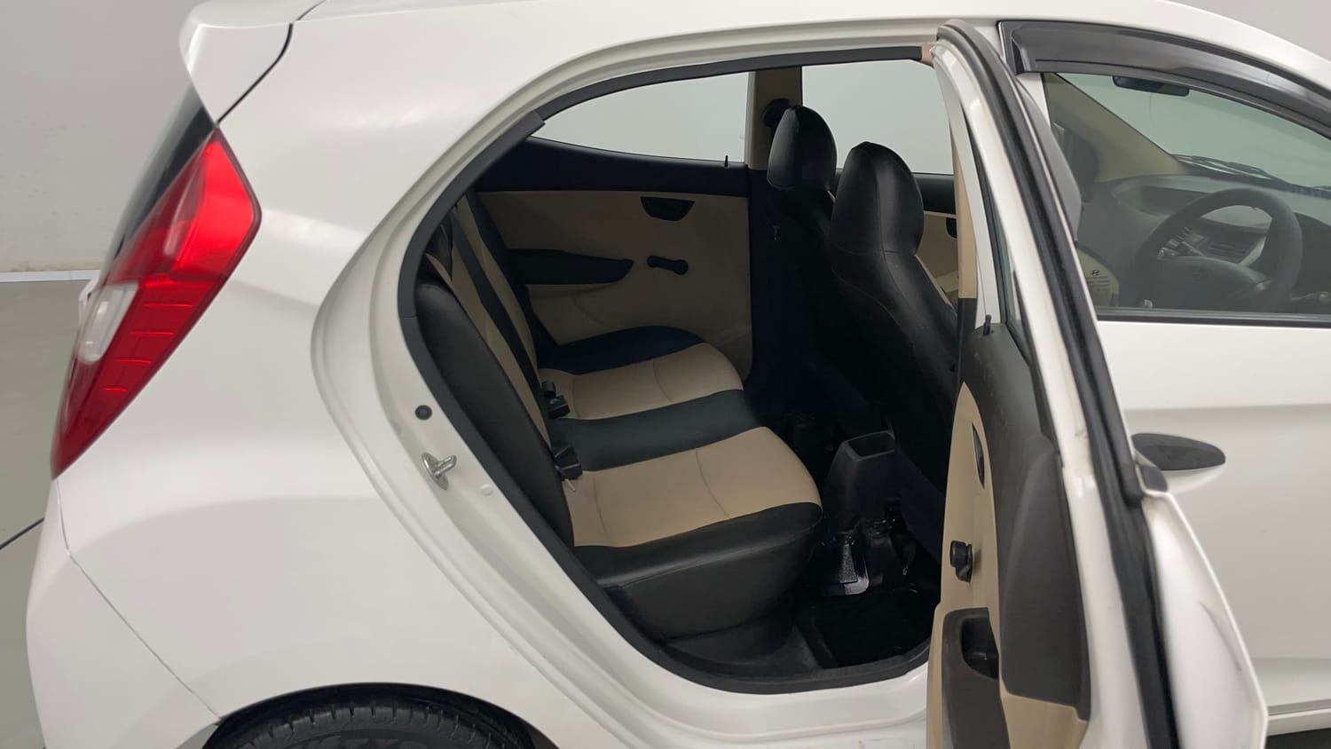 Used 2016 Hyundai Eon Era Petrol Manual interior RIGHT SIDE REAR DOOR CABIN VIEW