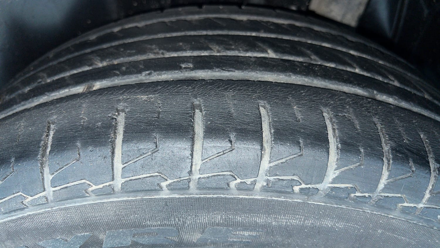 Used 2021 Maruti Suzuki S-Cross Zeta AT Petrol Automatic tyres LEFT REAR TYRE TREAD VIEW