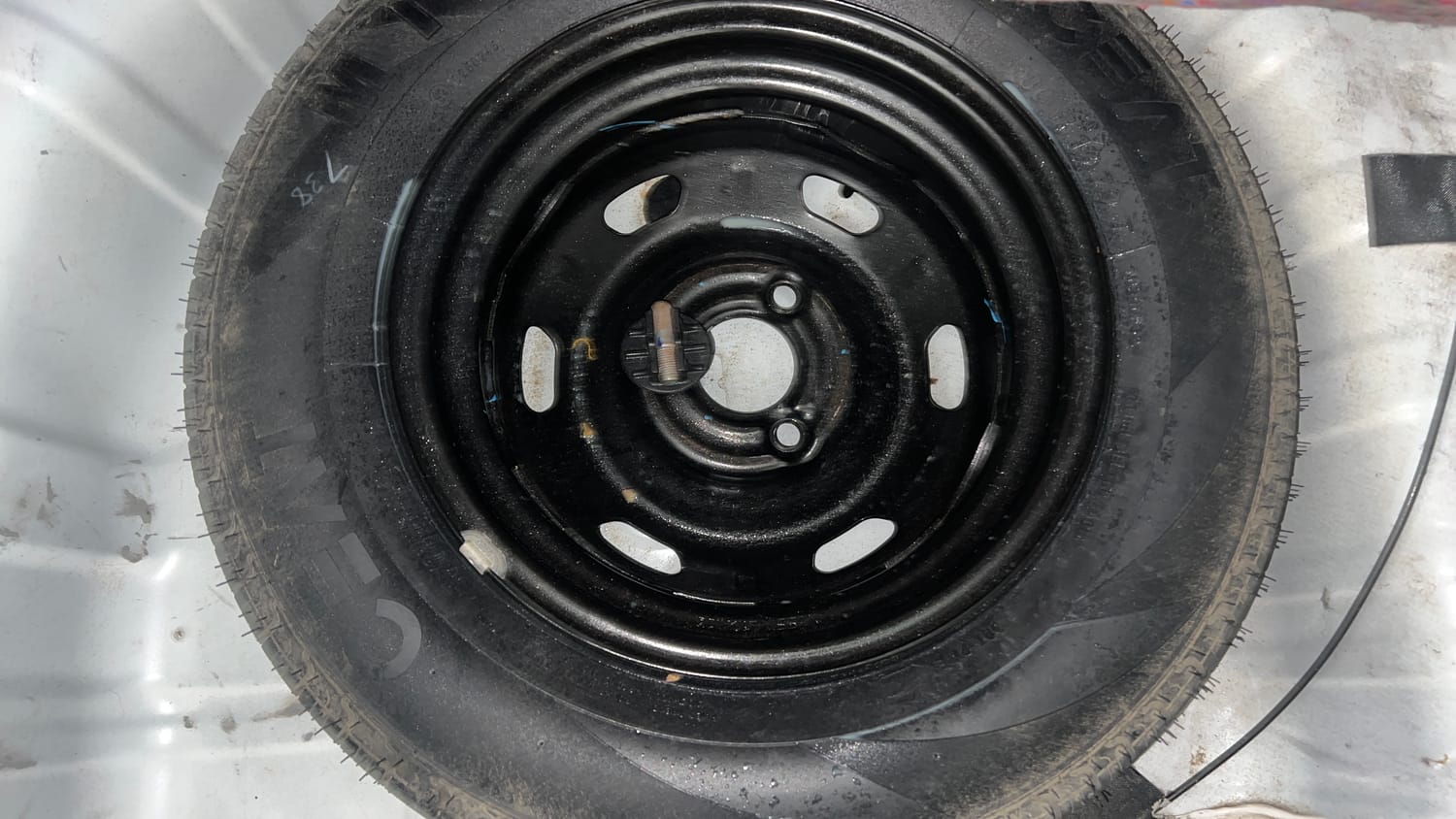 Used 2017 Renault Kwid 1.0 RXL Petrol Manual tyres SPARE TYRE VIEW