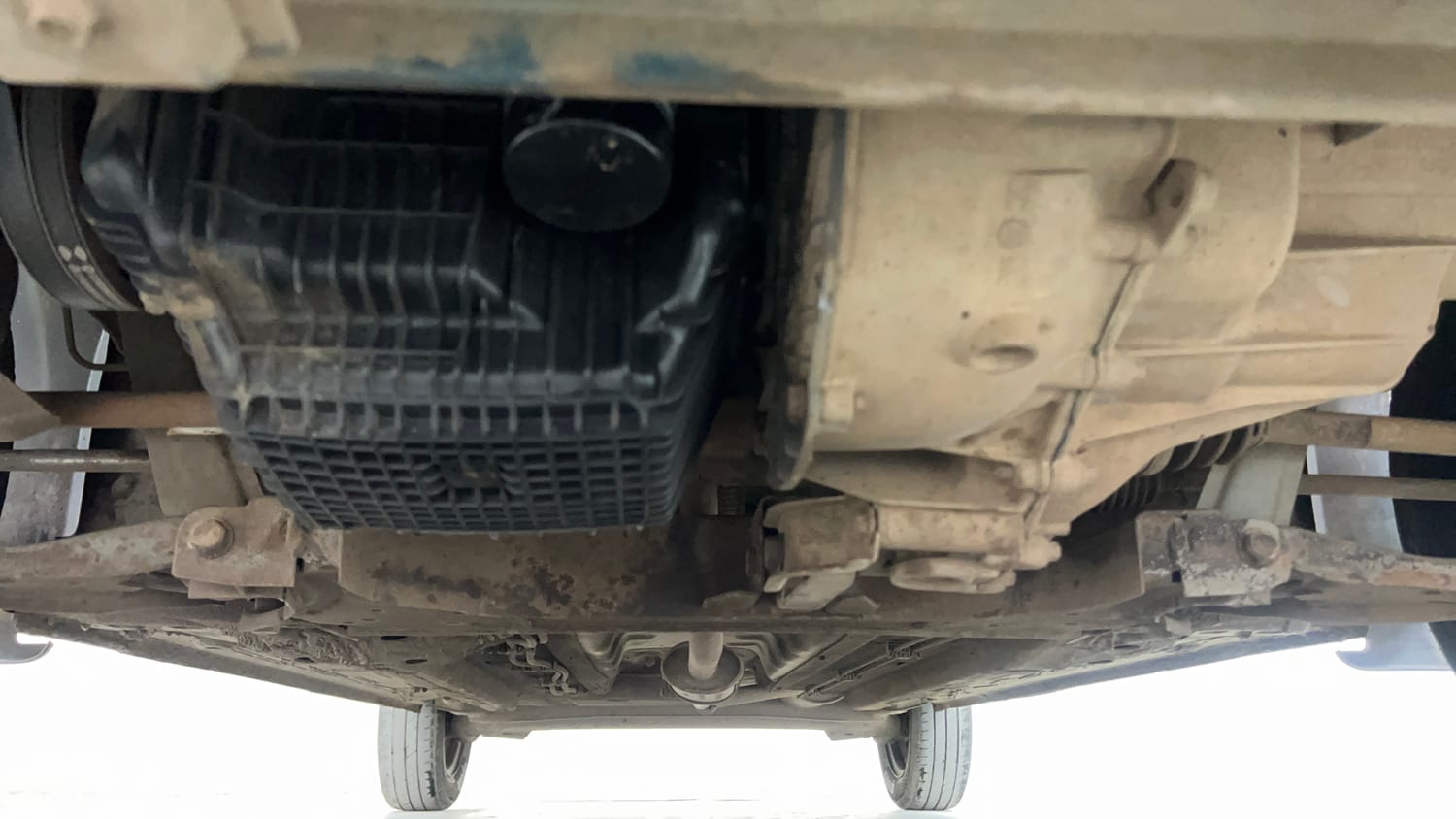 Used 2022 Renault Kwid RXT 1.0 (O) Petrol Manual extra FRONT LEFT UNDERBODY VIEW