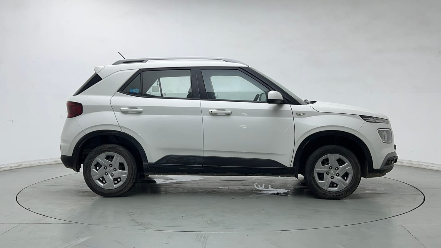 Used 2021 Hyundai Venue S 1.2 Petrol Petrol Manual exterior RIGHT SIDE VIEW