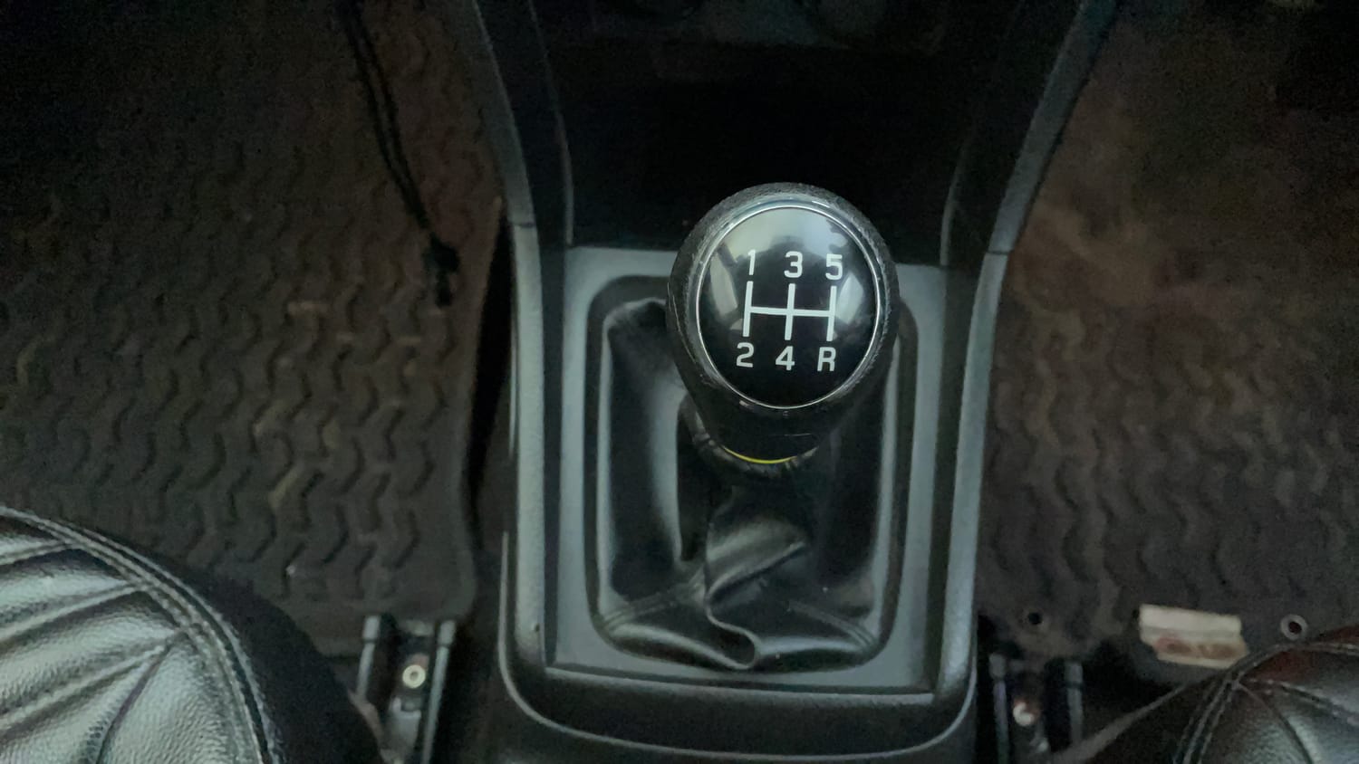 Used 2022 maruti-suzuki Vitara Brezza VXi Petrol Manual interior GEAR  KNOB VIEW