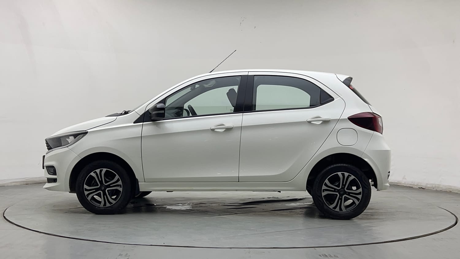 Used 2024 Tata Tiago XTA iCNG Cng Automatic exterior LEFT SIDE VIEW