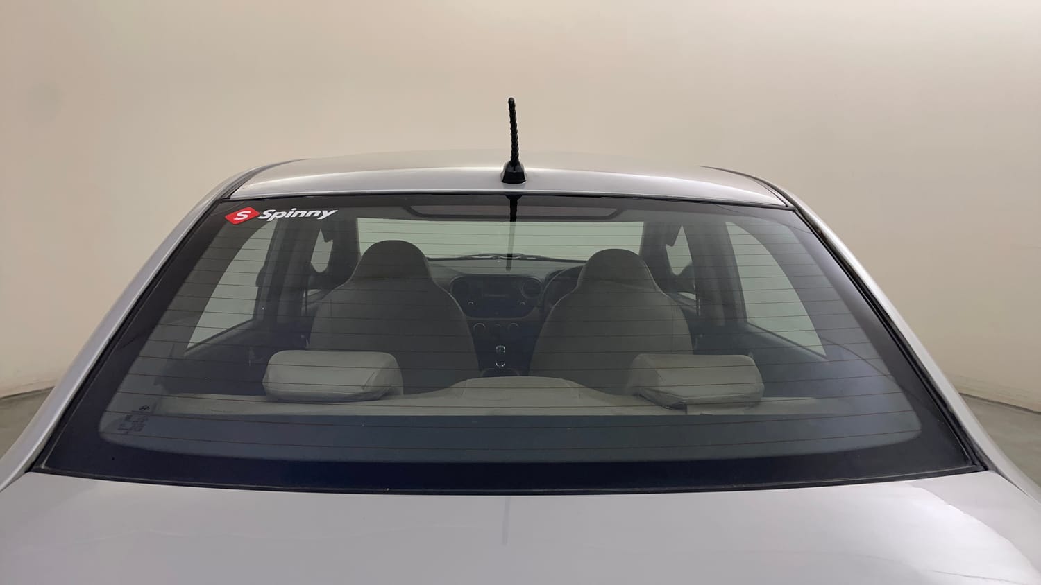 Used 2014 Hyundai Xcent S 1.2 (O) Petrol Manual top_features Rear defogger