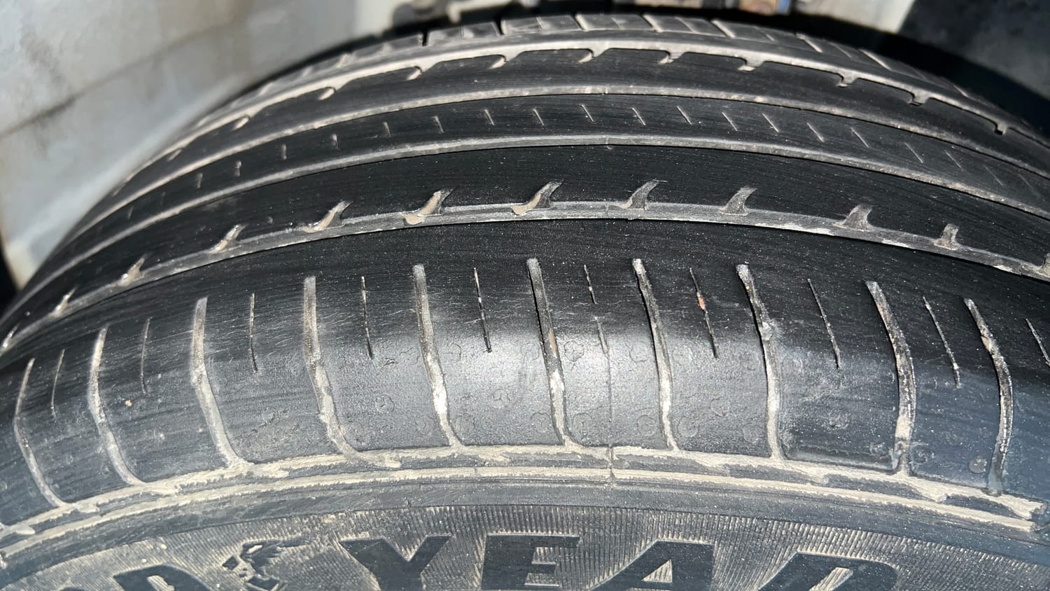 Used 2021 Hyundai Venue S 1.2 Petrol Petrol Manual tyres RIGHT FRONT TYRE TREAD VIEW