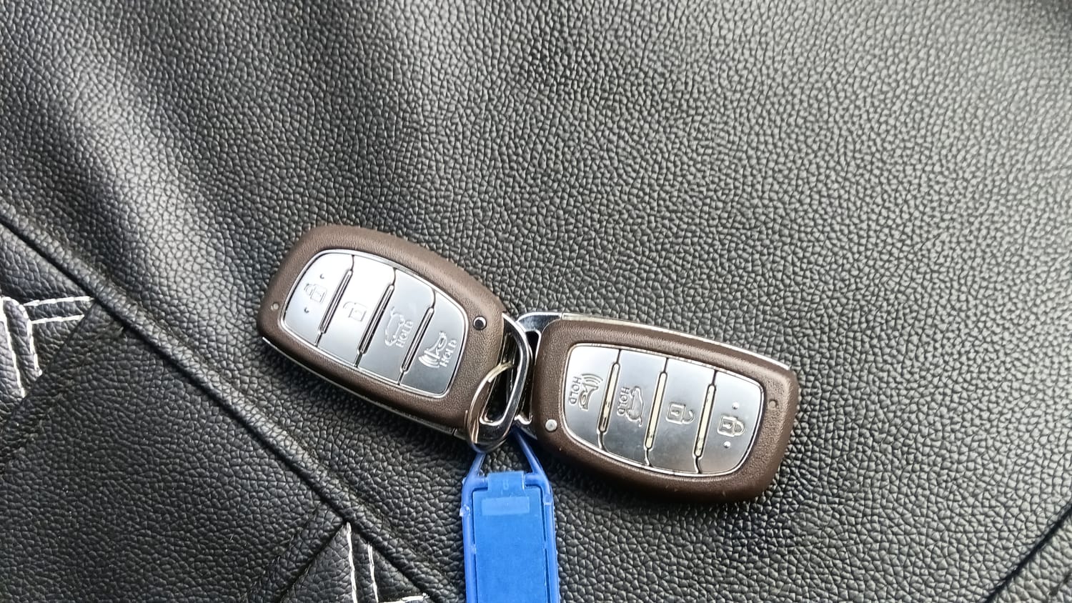 Used 2021 Hyundai i20 Asta 1.2 IVT Petrol Automatic extra CAR KEY VIEW