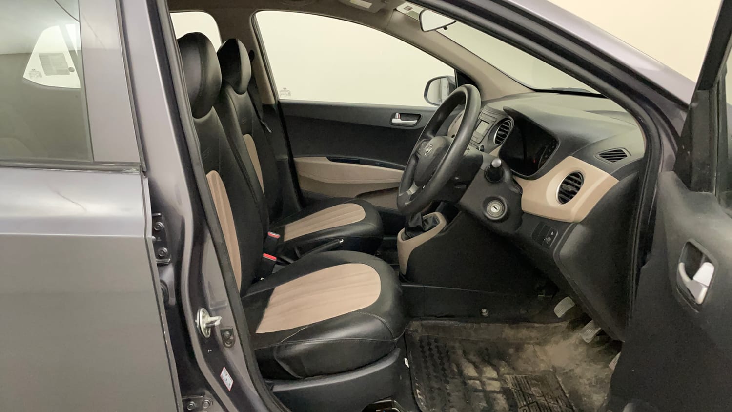 Used 2016 Hyundai Grand i10 Sportz 1.2 Kappa VTVT Petrol Manual interior RIGHT SIDE FRONT DOOR CABIN VIEW