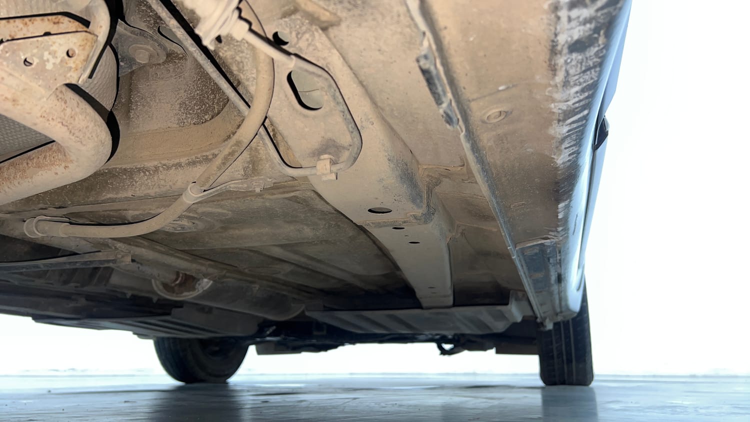 Used 2021 Maruti Suzuki Swift VXi Petrol Manual extra REAR RIGHT UNDERBODY VIEW