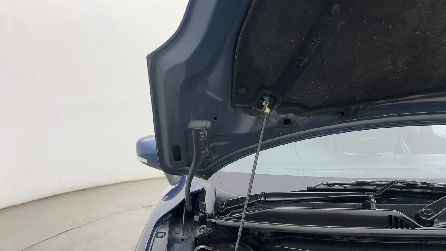 Used 2020 Maruti Suzuki Baleno Zeta Petrol Manual engine ENGINE RIGHT SIDE HINGE & APRON VIEW