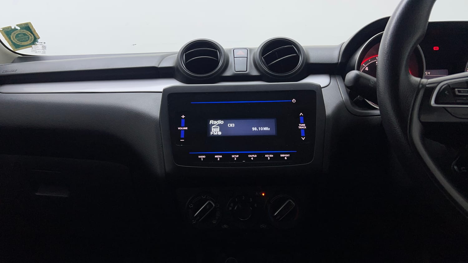 Used 2021 Maruti Suzuki Swift VXi Petrol Manual interior MUSIC SYSTEM & AC CONTROL VIEW