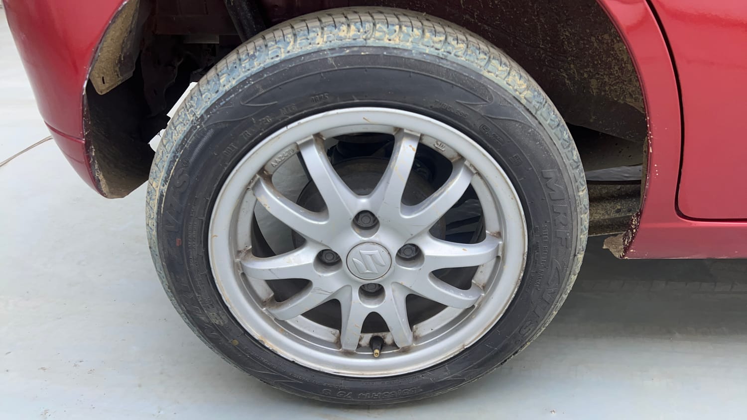 Used 2018 Maruti Suzuki Wagon R 1.0 VXI AMT Petrol Automatic tyres RIGHT REAR TYRE RIM VIEW