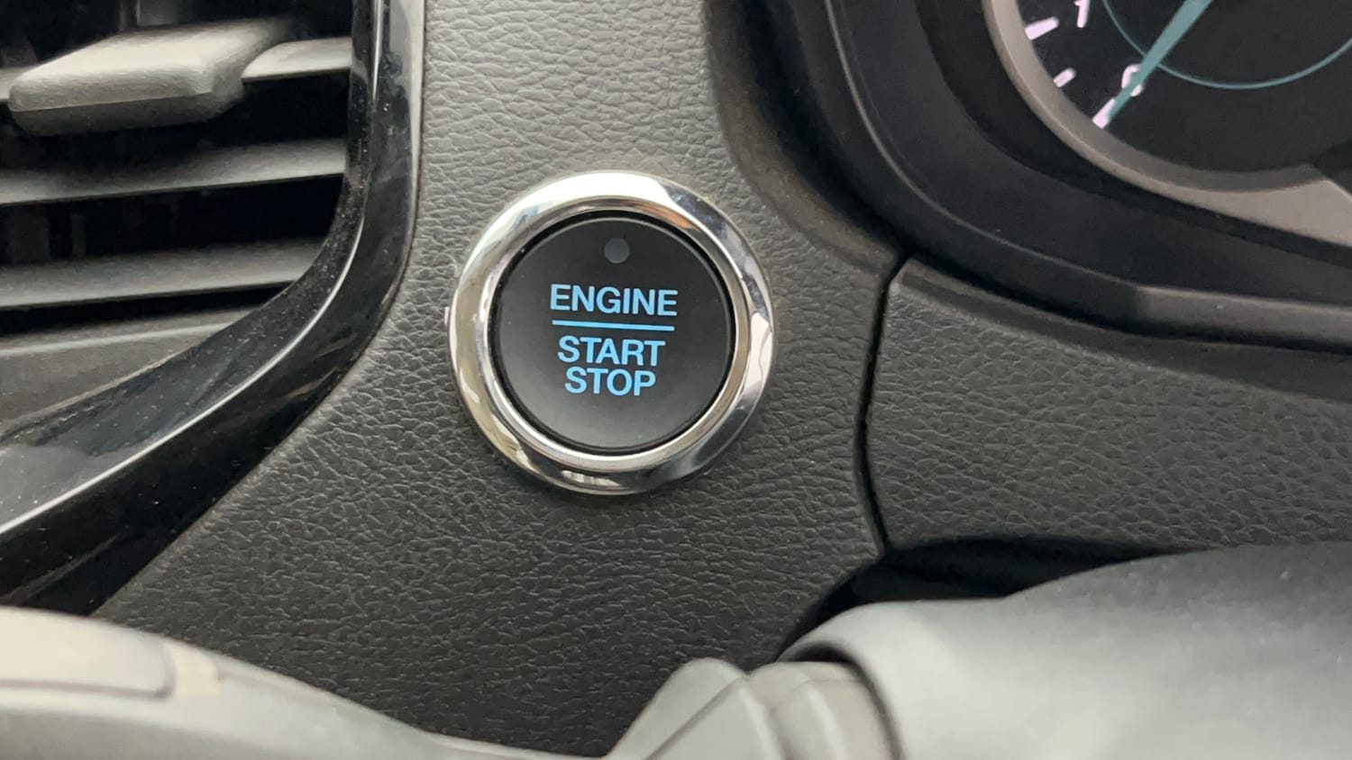 Used 2019 Ford Figo Aspire Titanium1.5 TDCi Diesel Manual top_features Keyless start