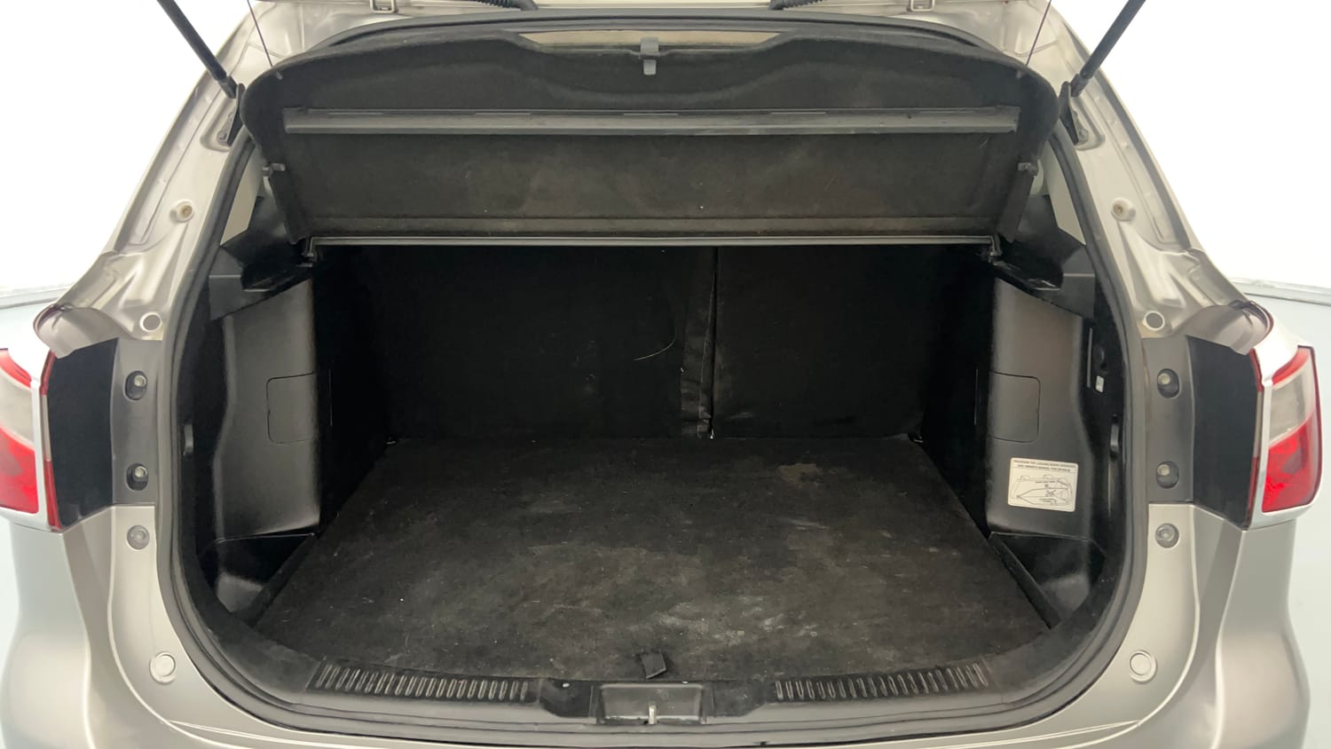 Used 2019 Maruti Suzuki S-Cross Delta 1.3 Diesel Manual interior DICKY INSIDE VIEW