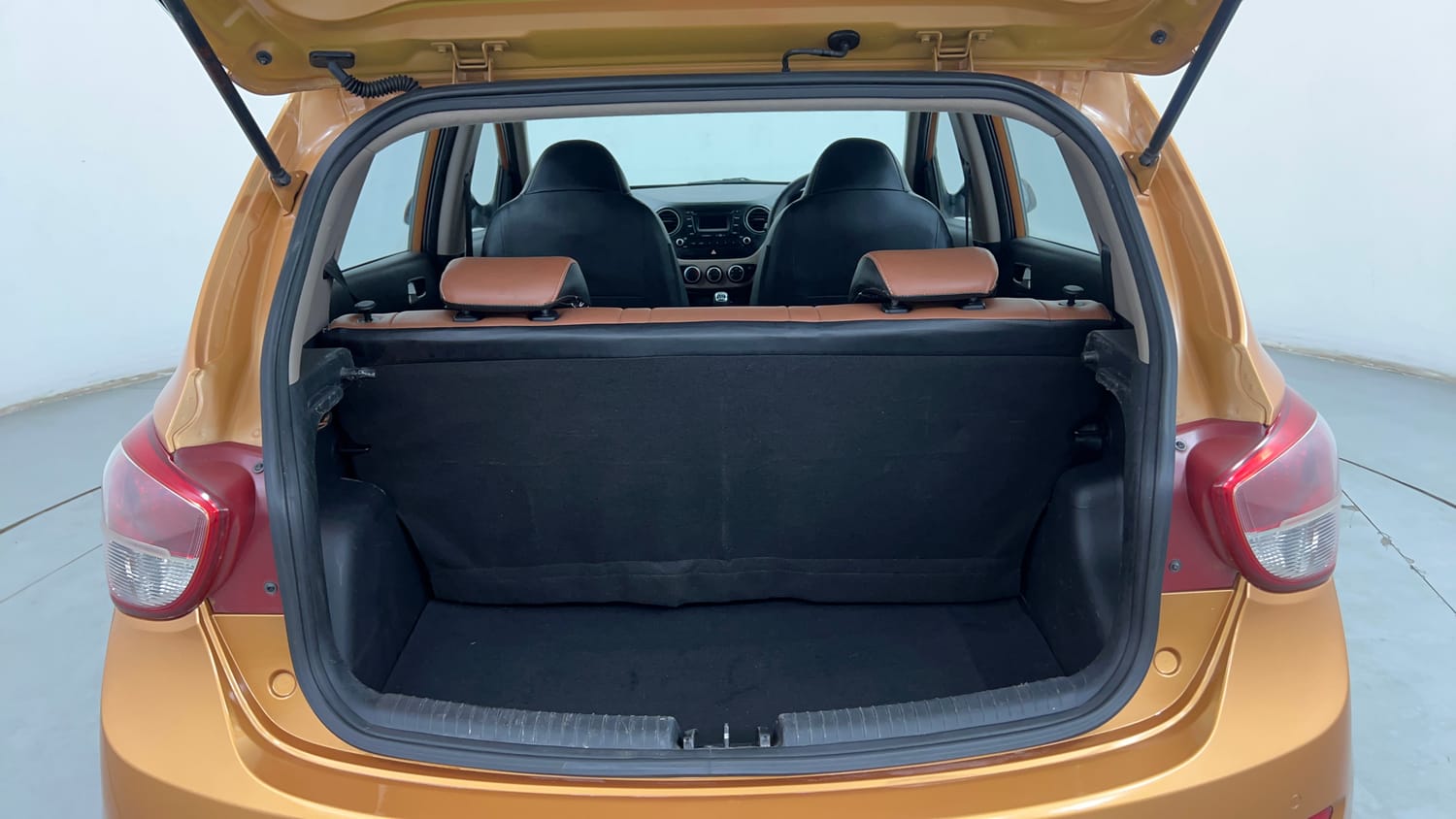 Used 2014 Hyundai Grand i10 Asta 1.2 Kappa VTVT (O) Petrol Manual interior DICKY INSIDE VIEW