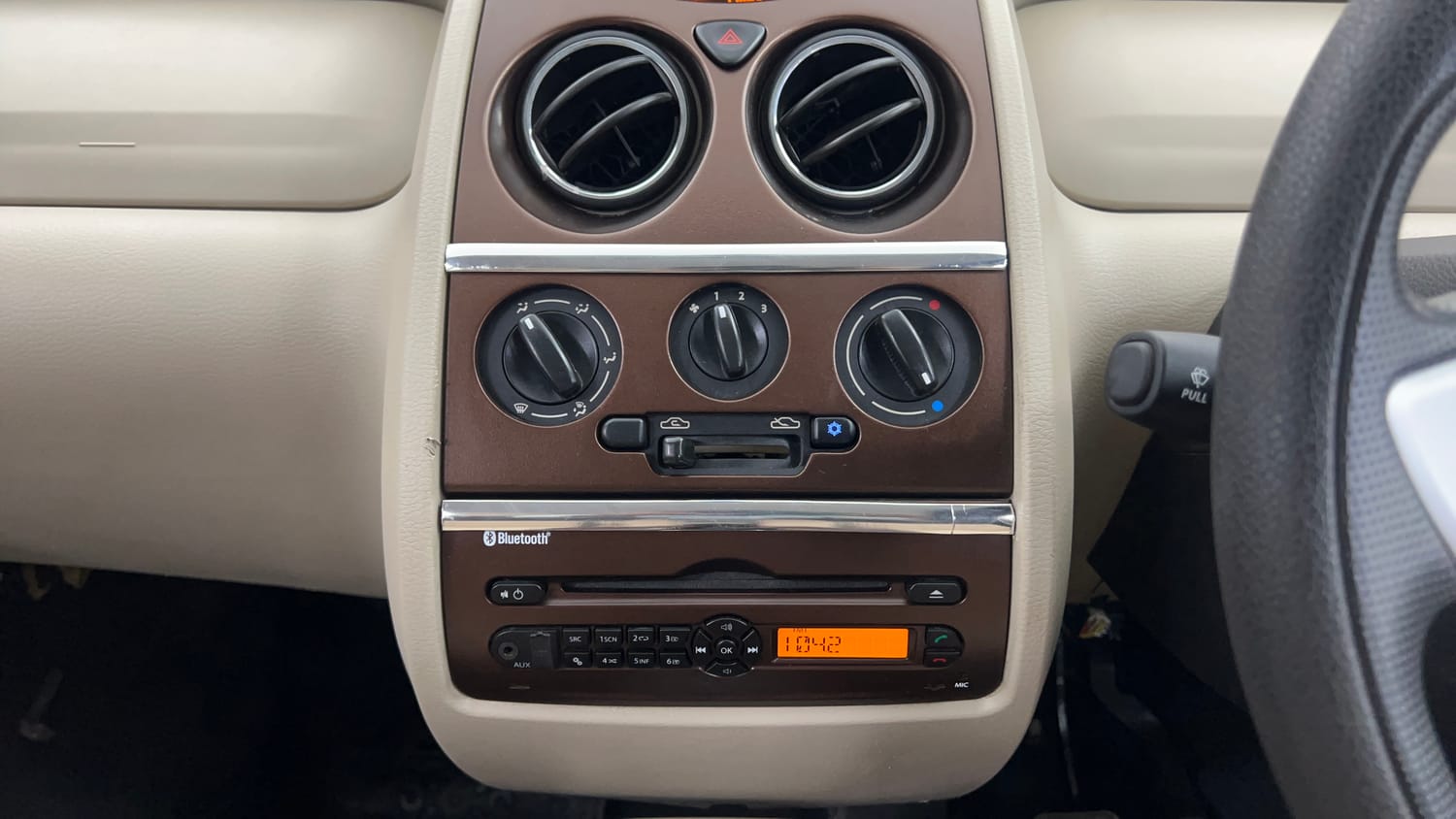 Used 2018 Tata Nano Twist XTA Petrol Automatic interior MUSIC SYSTEM & AC CONTROL VIEW