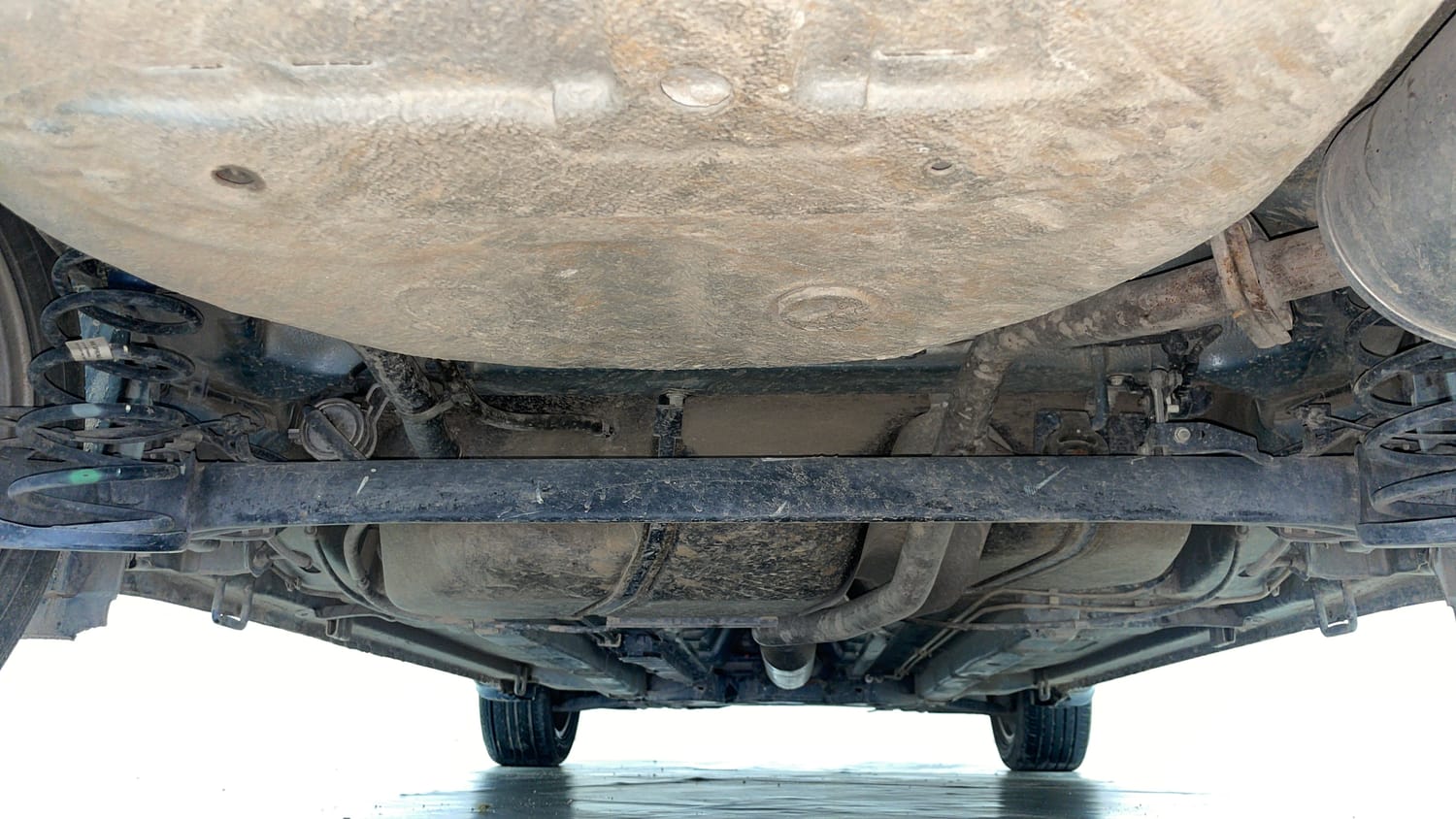 Used 2019 Maruti Suzuki Ciaz Alpha Hybrid 1.5 Petrol Manual extra REAR UNDERBODY VIEW (TAKEN FROM REAR)