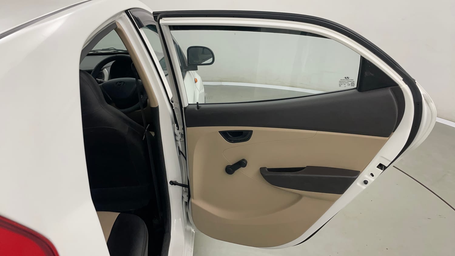 Used 2016 Hyundai Eon Era Petrol Manual interior RIGHT REAR DOOR OPEN VIEW