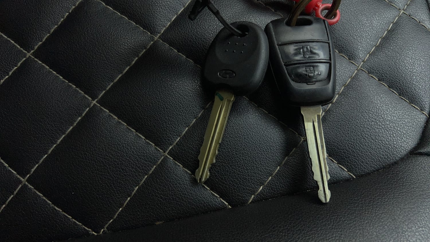 Used 2019 Hyundai Xcent S Petrol+cng(outside fitted) Cng Manual extra CAR KEY VIEW